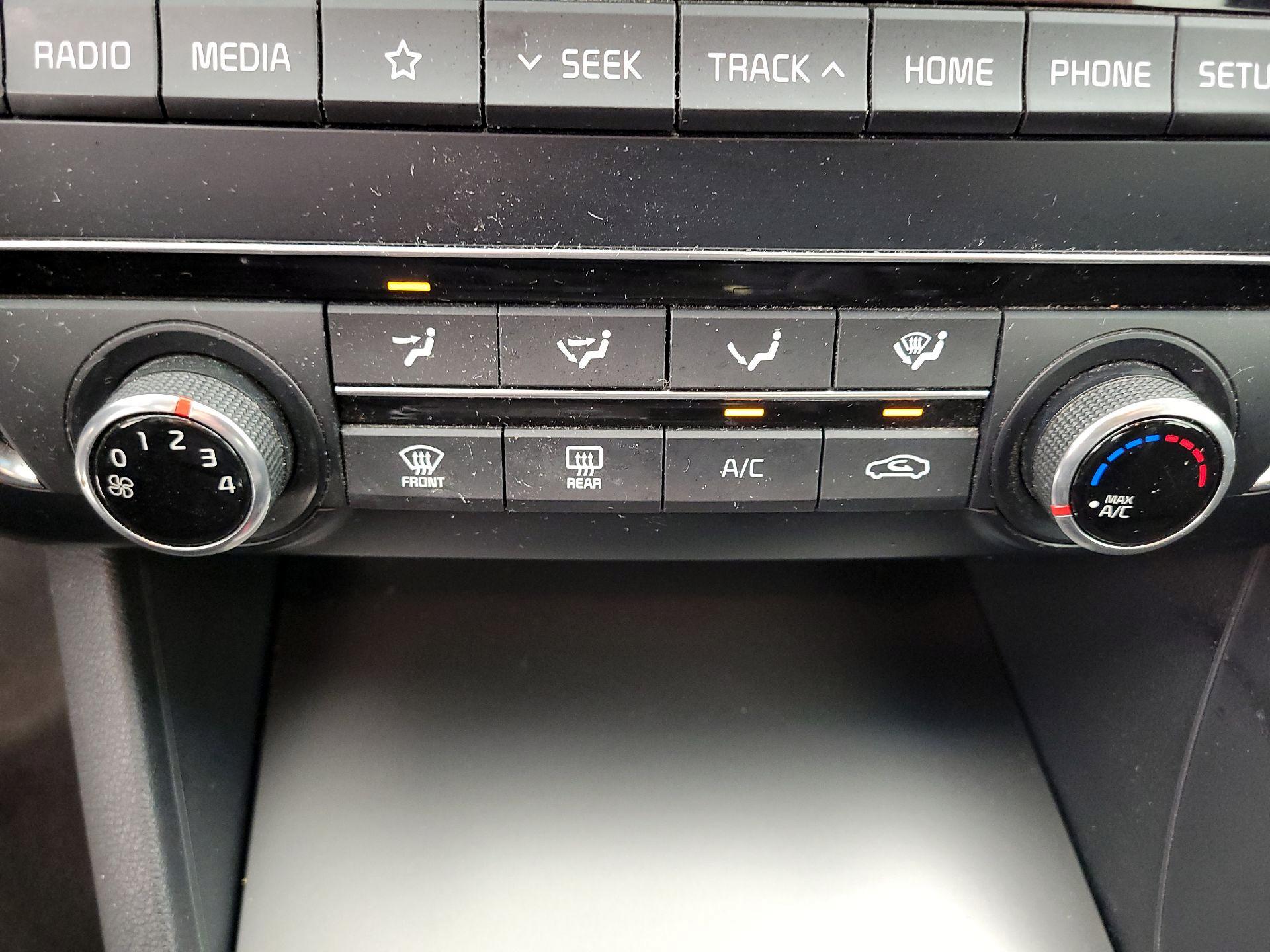 Thumbnail: 2019 Kia Optima - 16