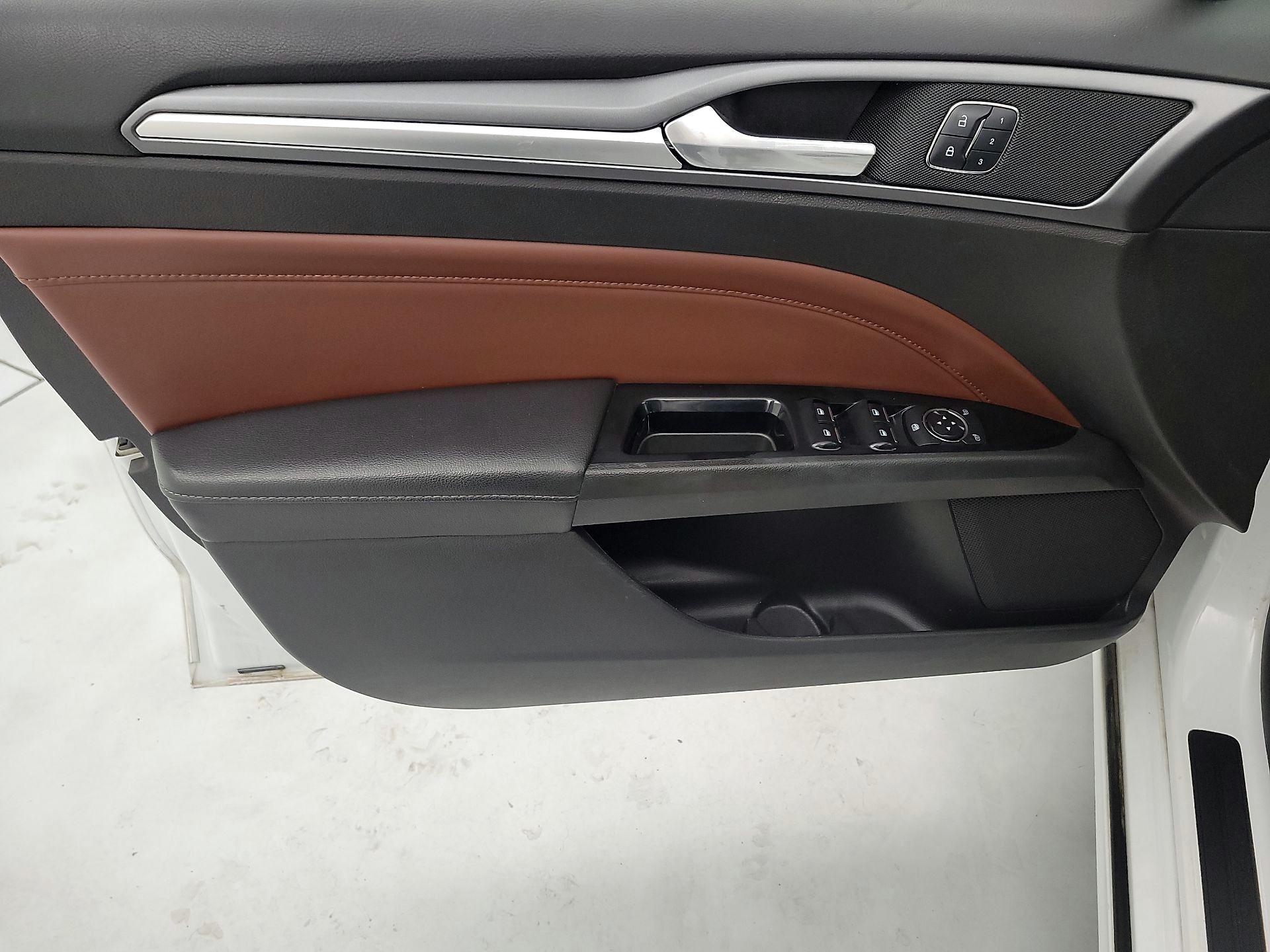 Thumbnail: 2016 Ford Fusion - 12