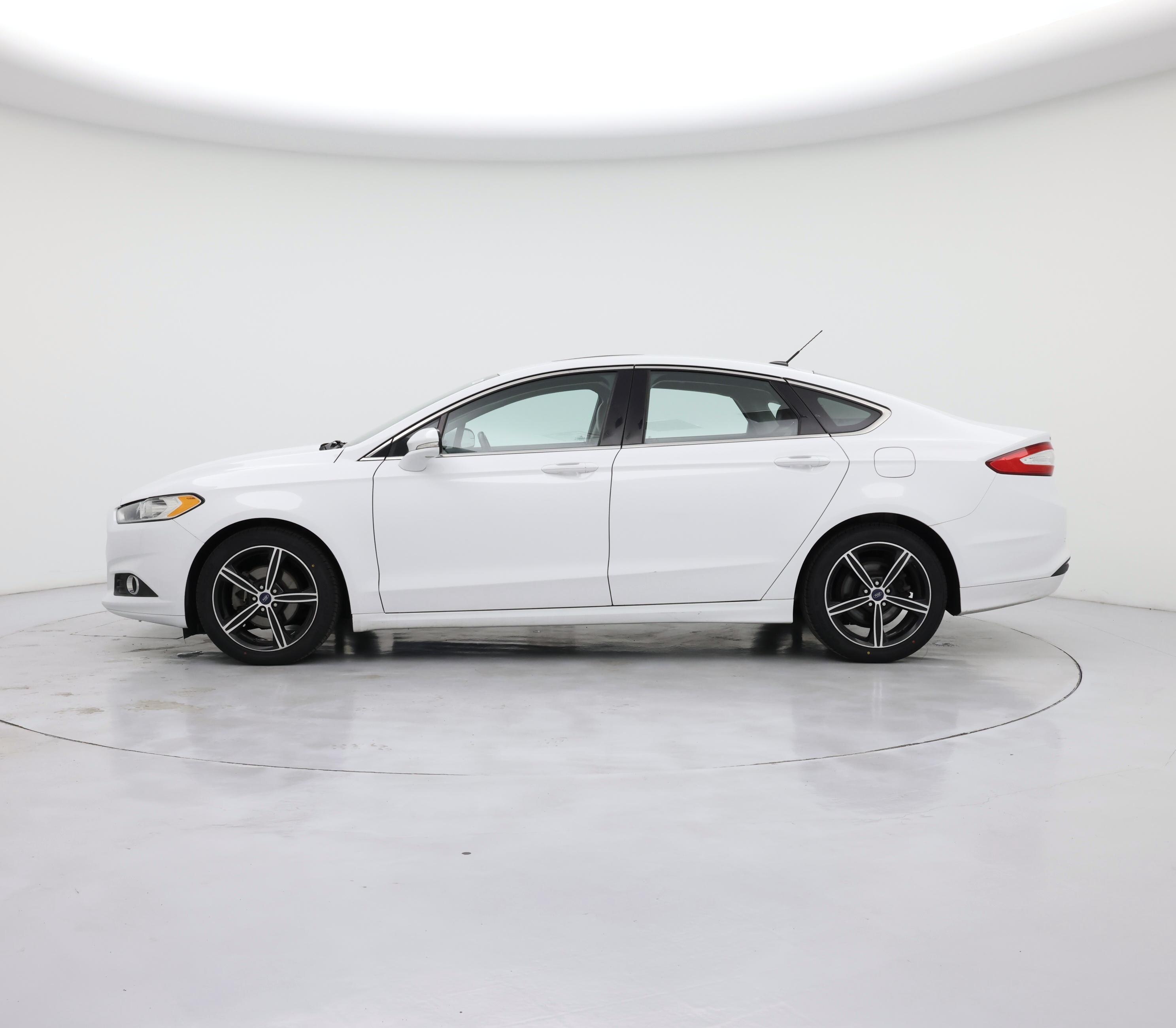 Thumbnail: 2016 Ford Fusion - 3