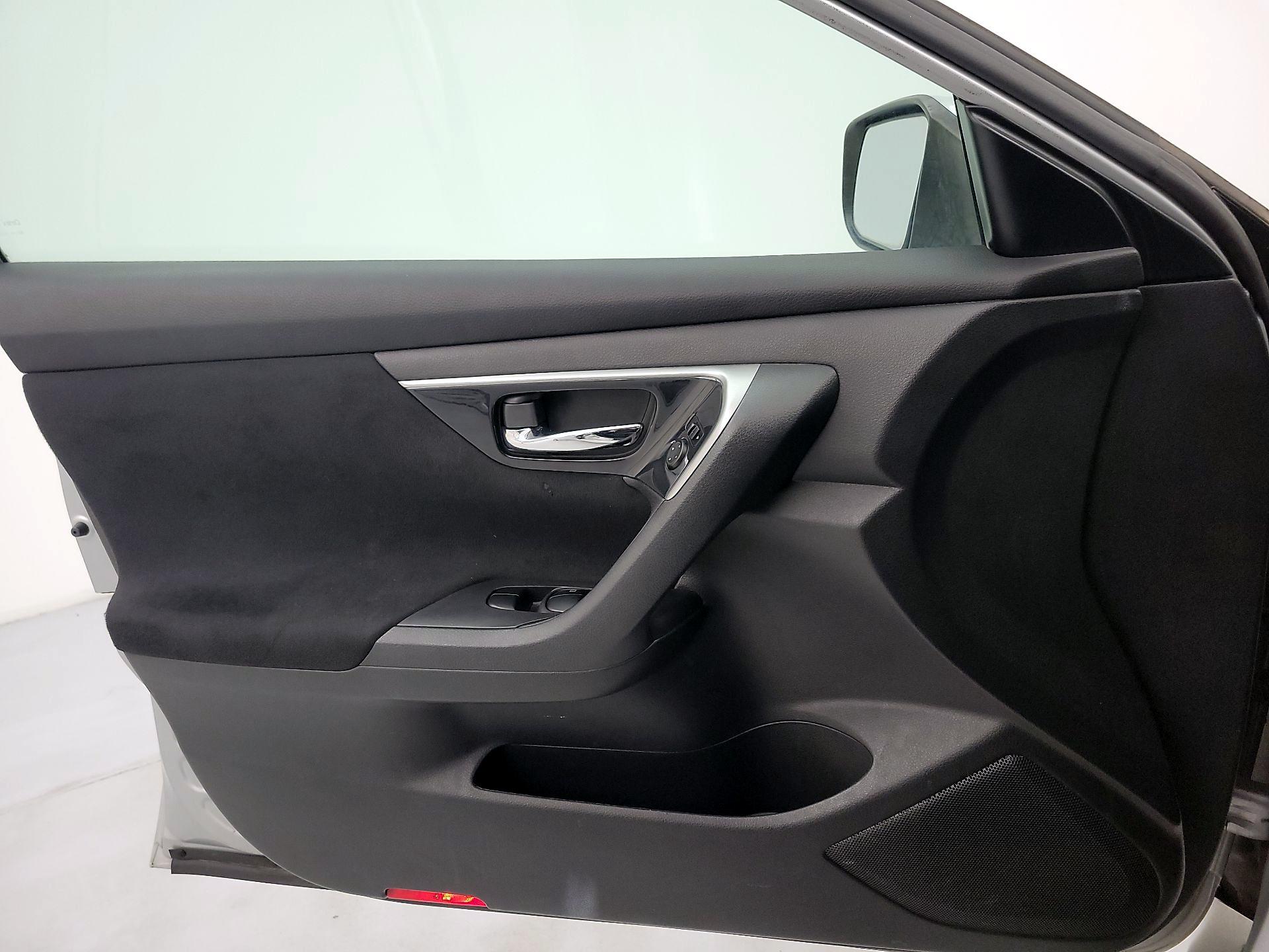 Thumbnail: 2014 Nissan Altima - 12