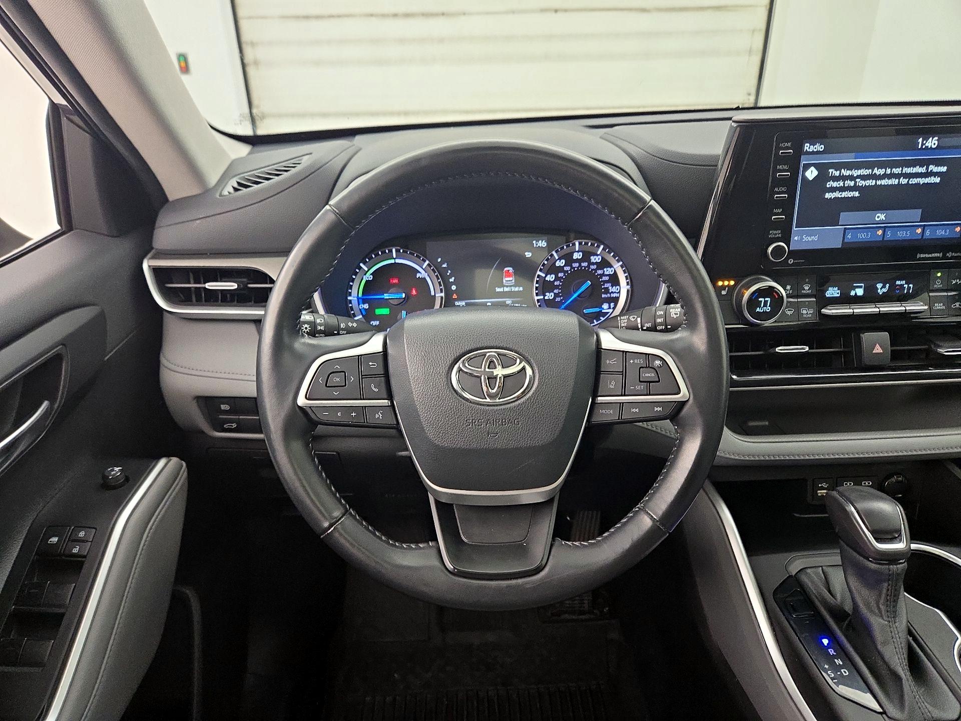 Thumbnail: 2022 Toyota Highlander - 10