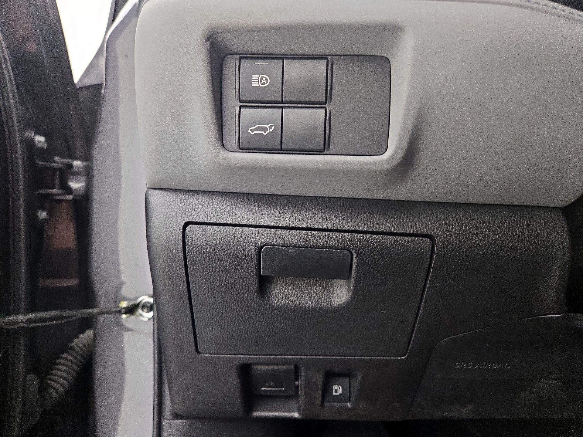 Thumbnail: 2022 Toyota Highlander - 13