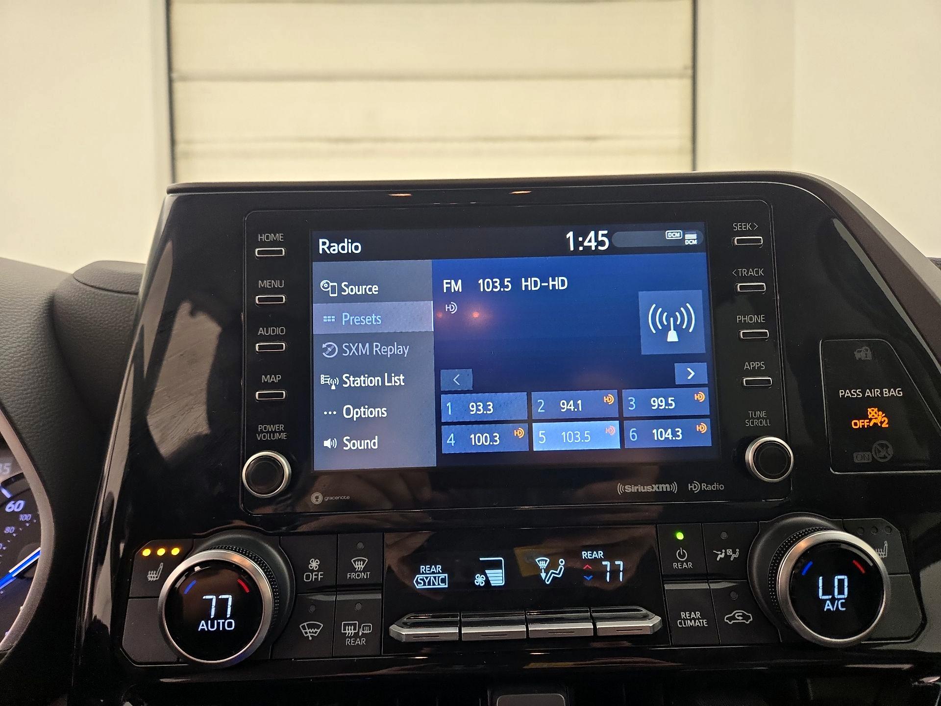 Thumbnail: 2022 Toyota Highlander - 16