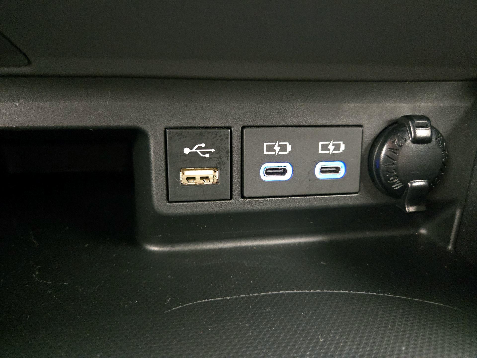 Thumbnail: 2022 Toyota Highlander - 19