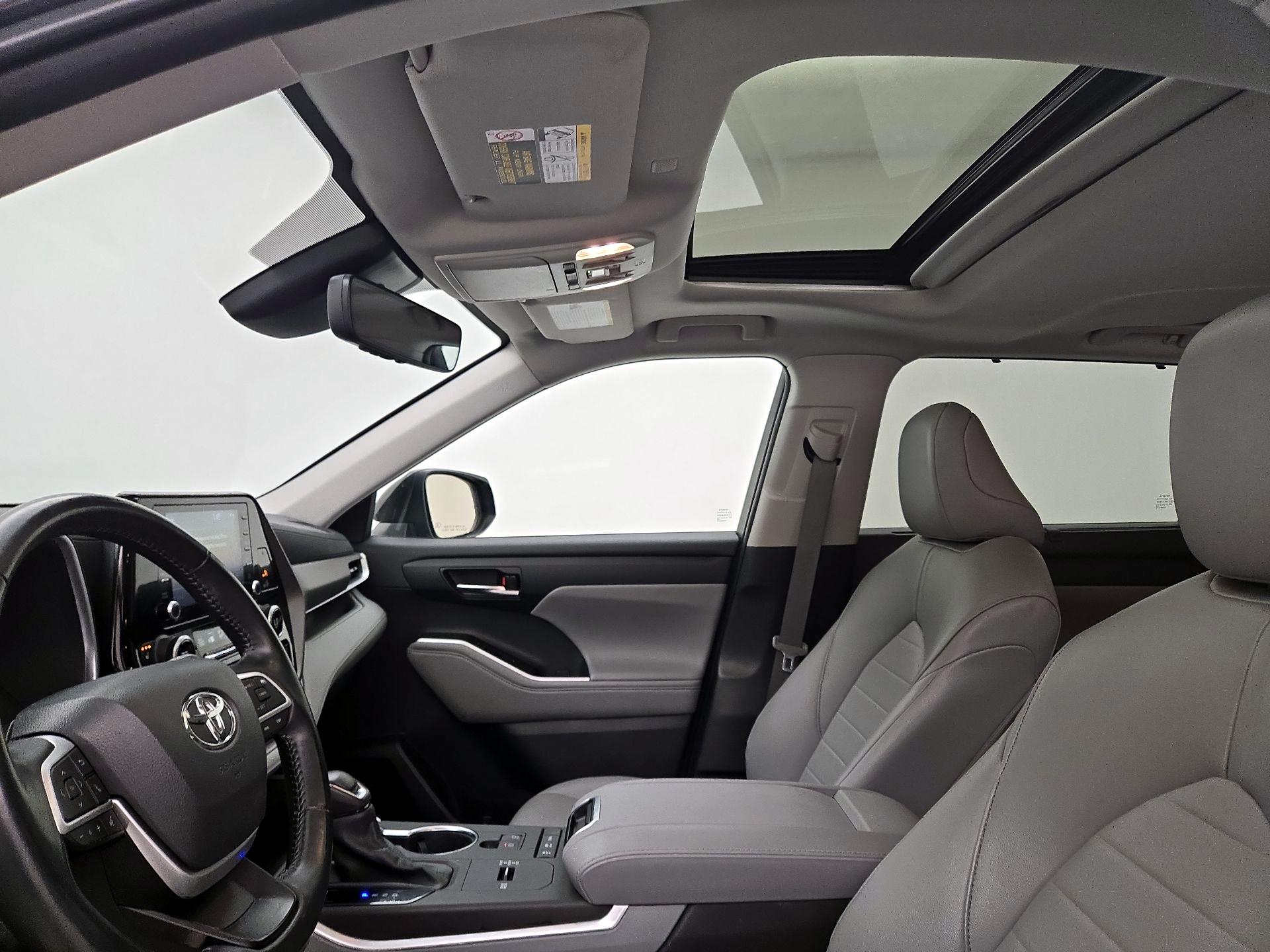 Thumbnail: 2022 Toyota Highlander - 20