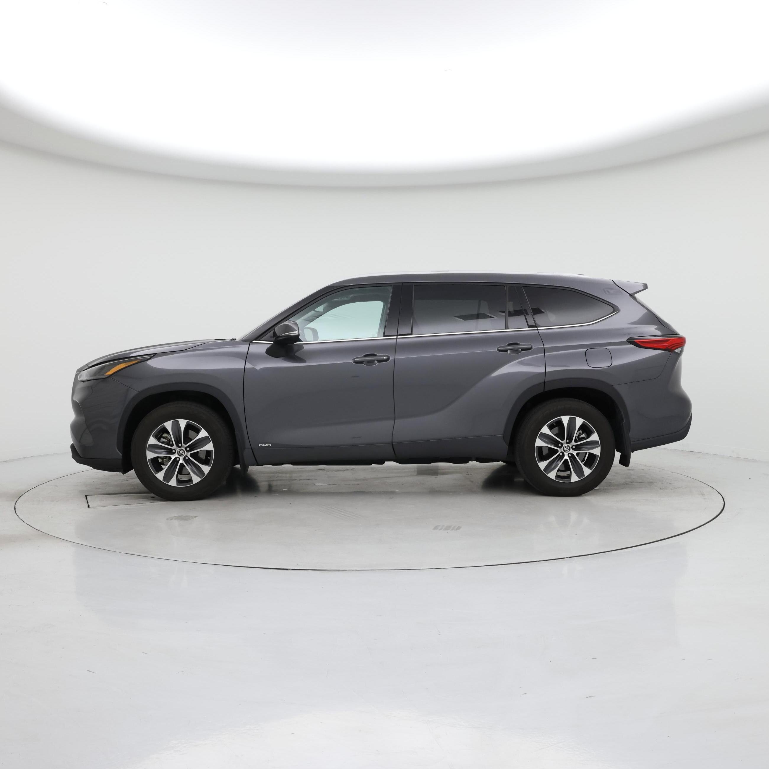 Thumbnail: 2022 Toyota Highlander - 3