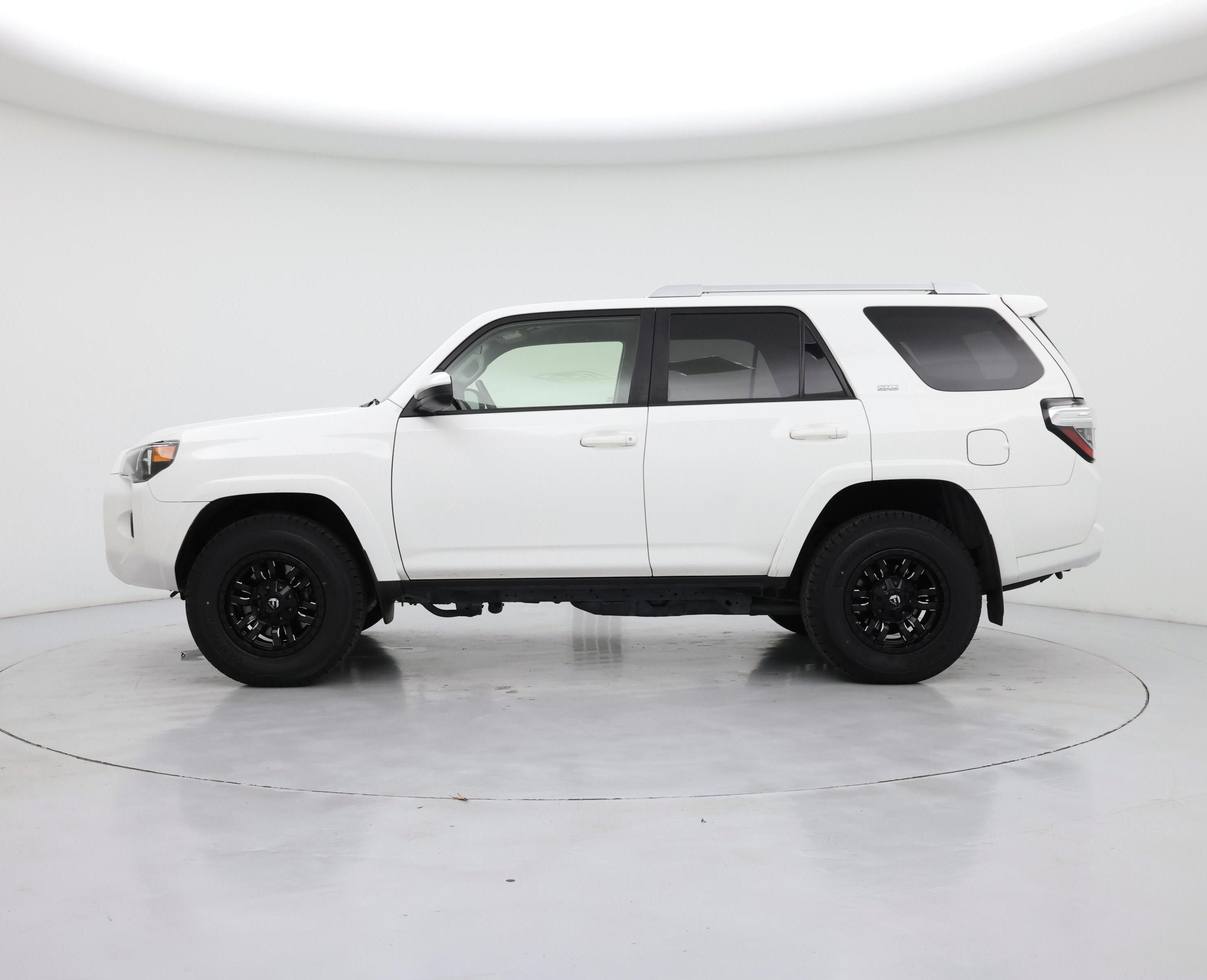 Thumbnail: 2018 Toyota 4Runner - 3