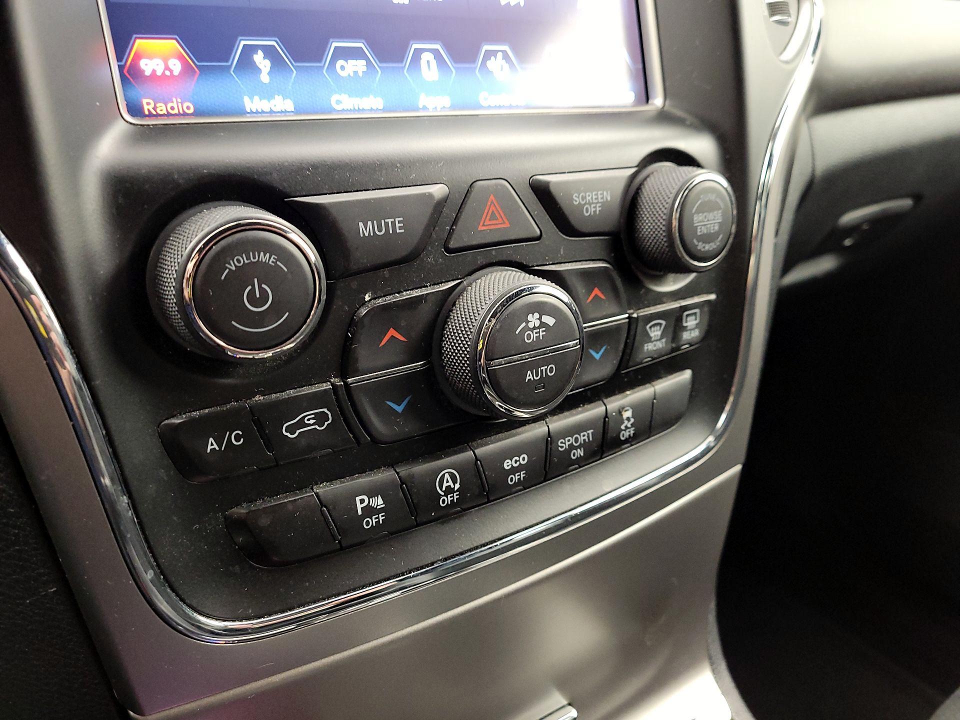 Thumbnail: 2018 Jeep Grand Cherokee - 17