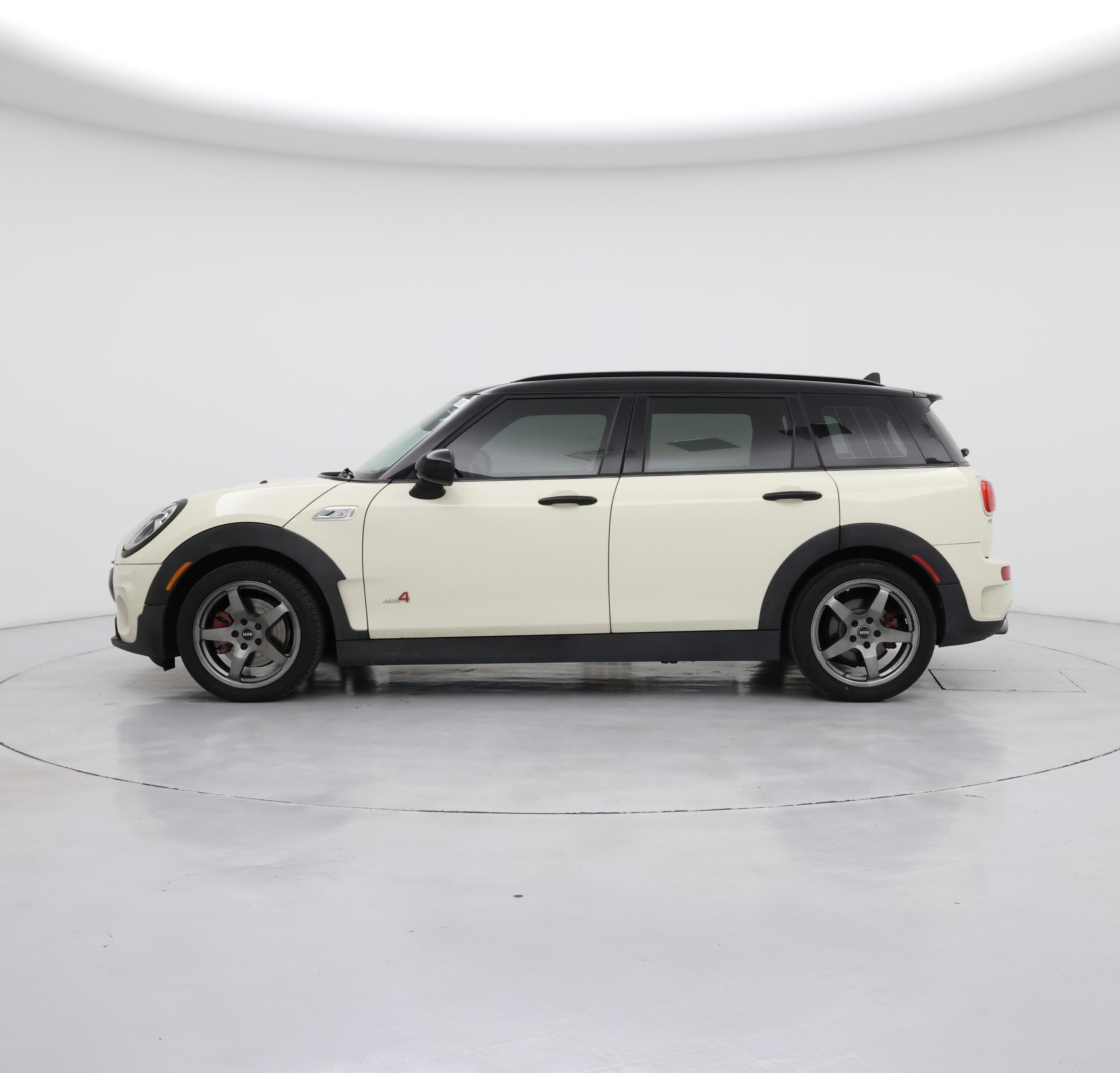 Thumbnail: 2017 MINI Cooper Clubman - 3