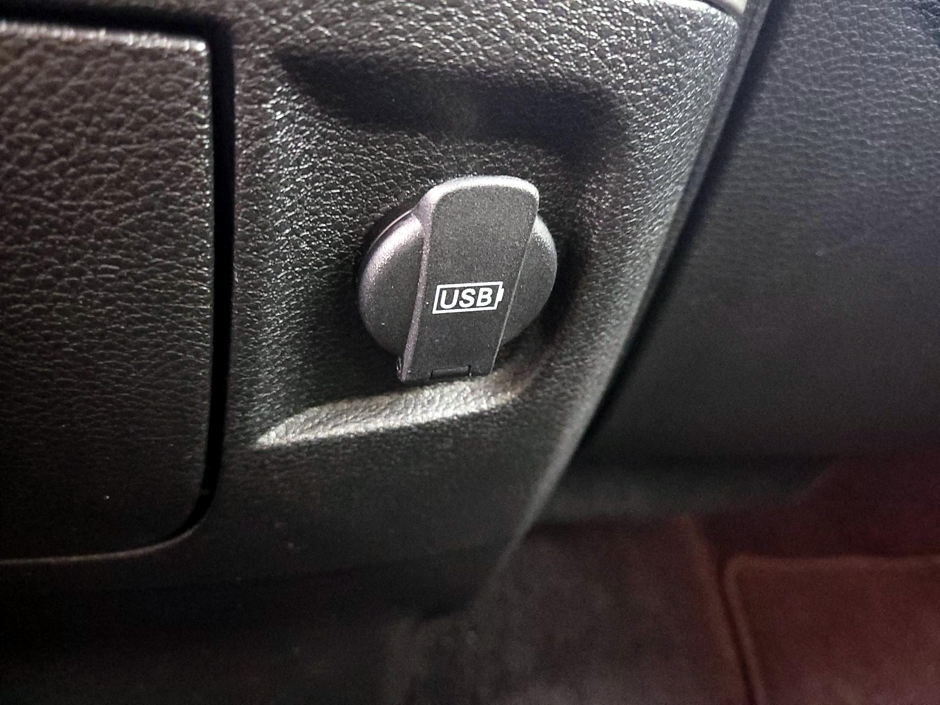 Thumbnail: 2019 RAM 1500 Classic - 18