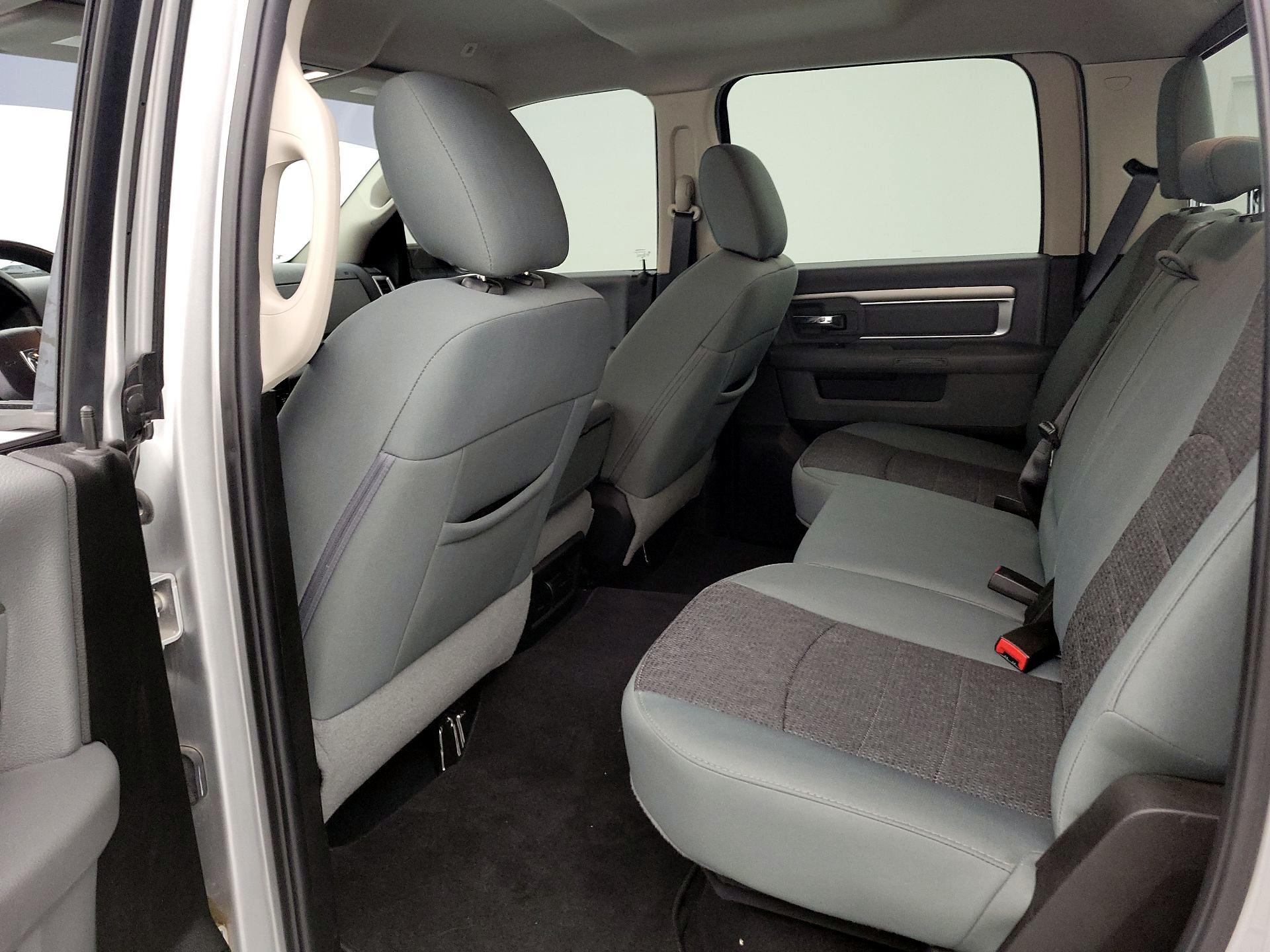 Thumbnail: 2019 RAM 1500 Classic - 19