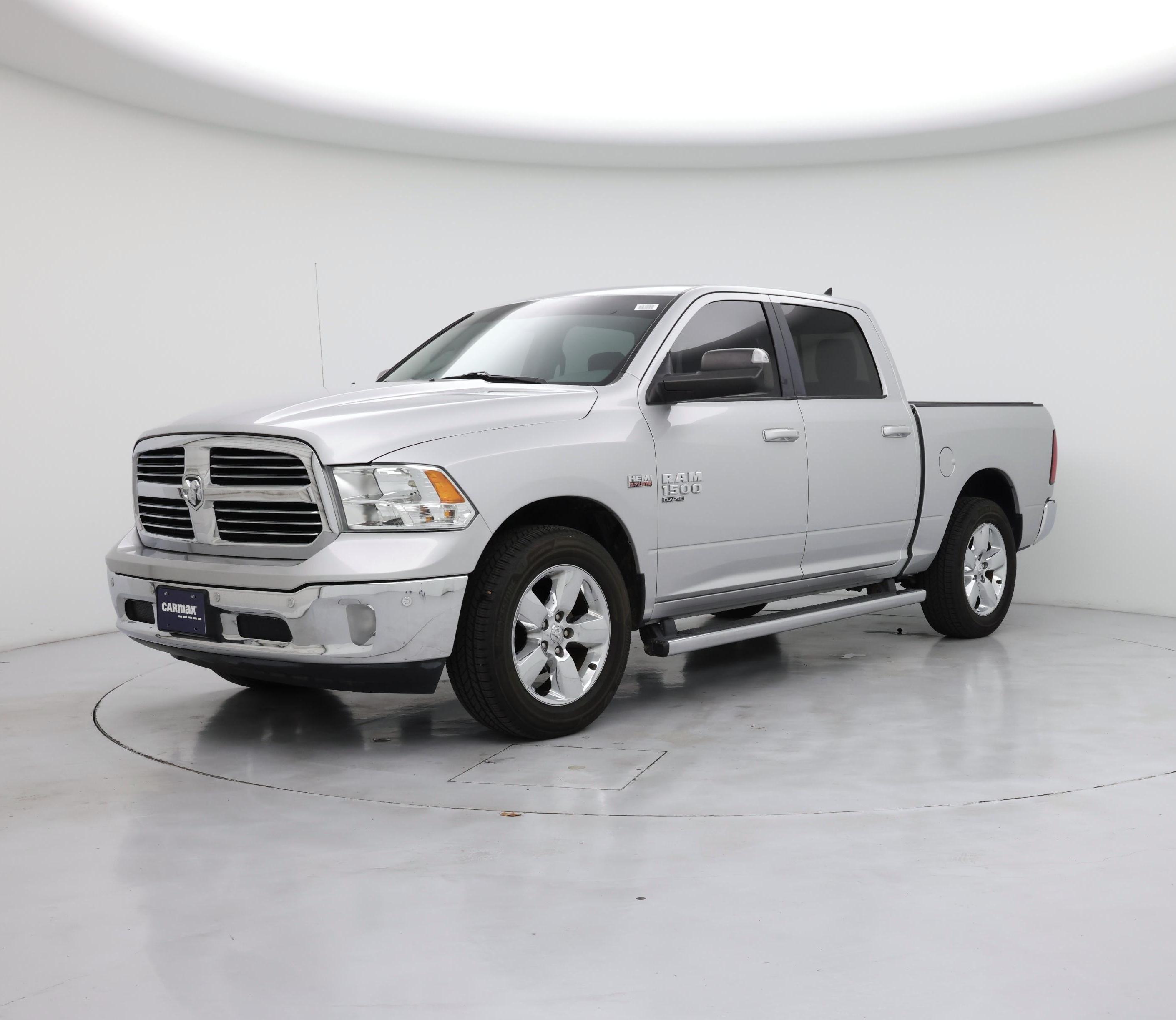 Thumbnail: 2019 RAM 1500 Classic - 4