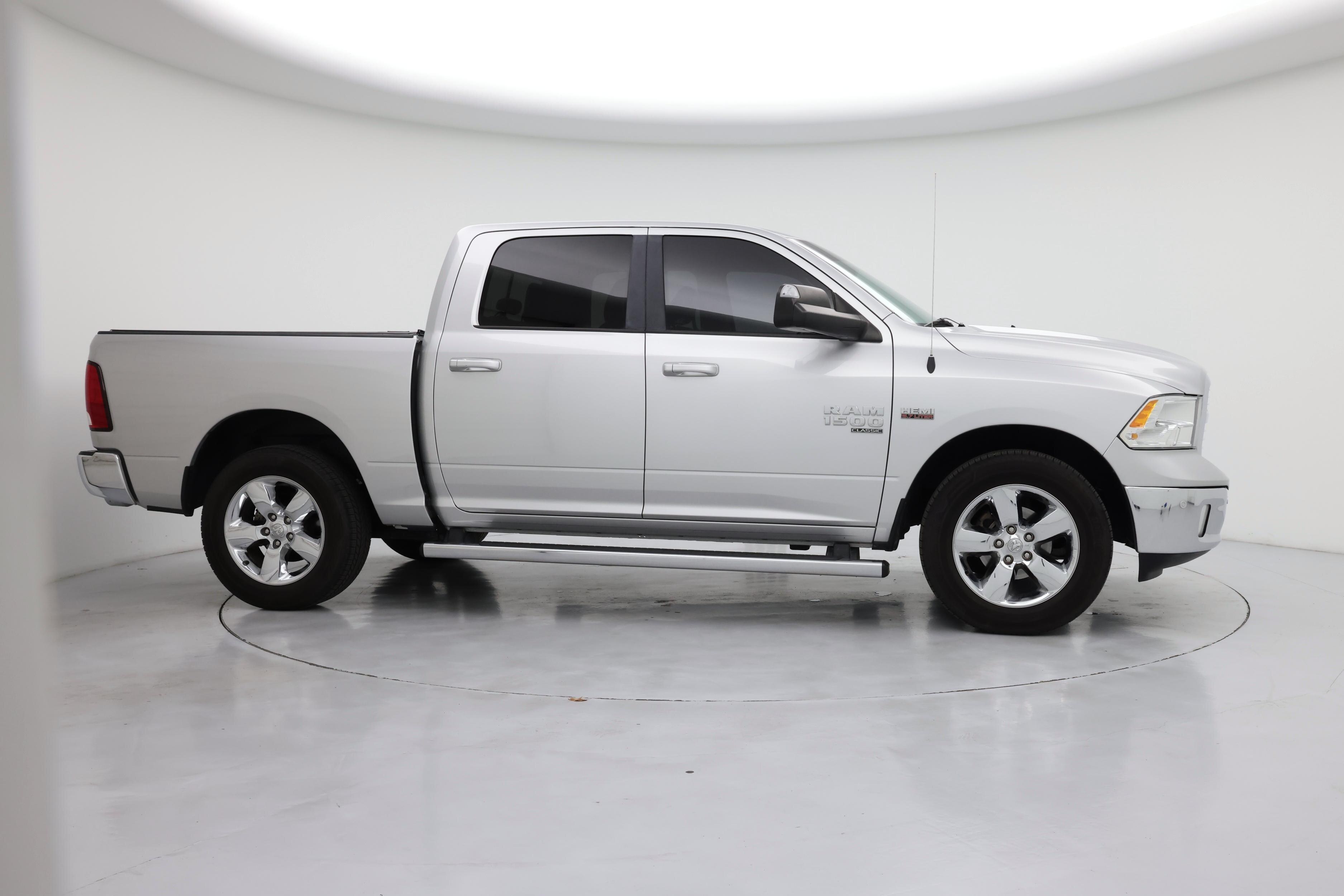 Thumbnail: 2019 RAM 1500 Classic - 7