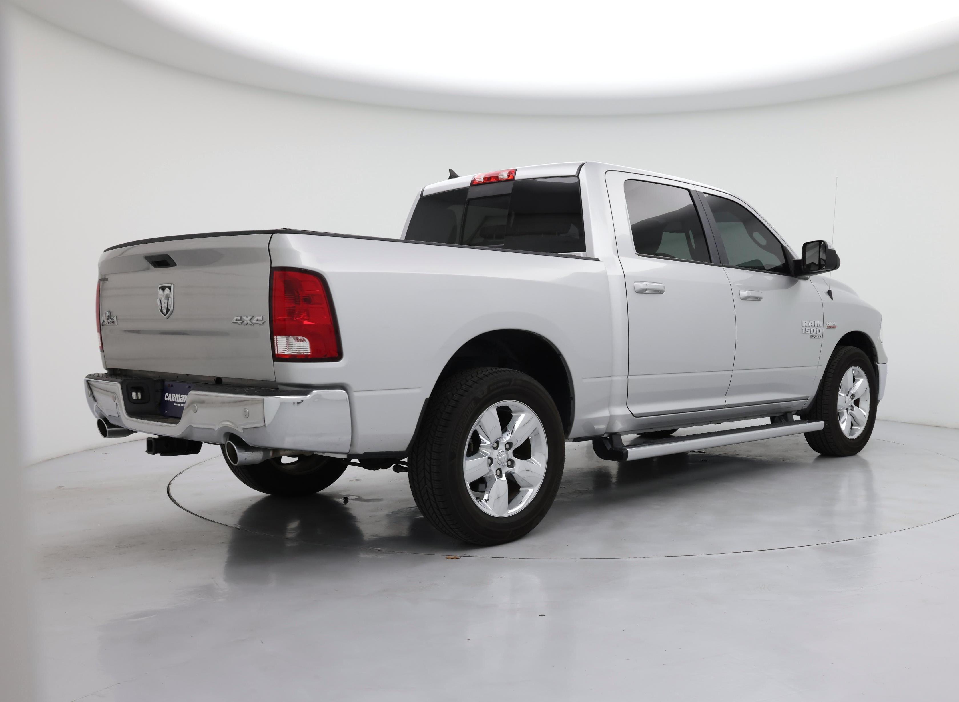 Thumbnail: 2019 RAM 1500 Classic - 8