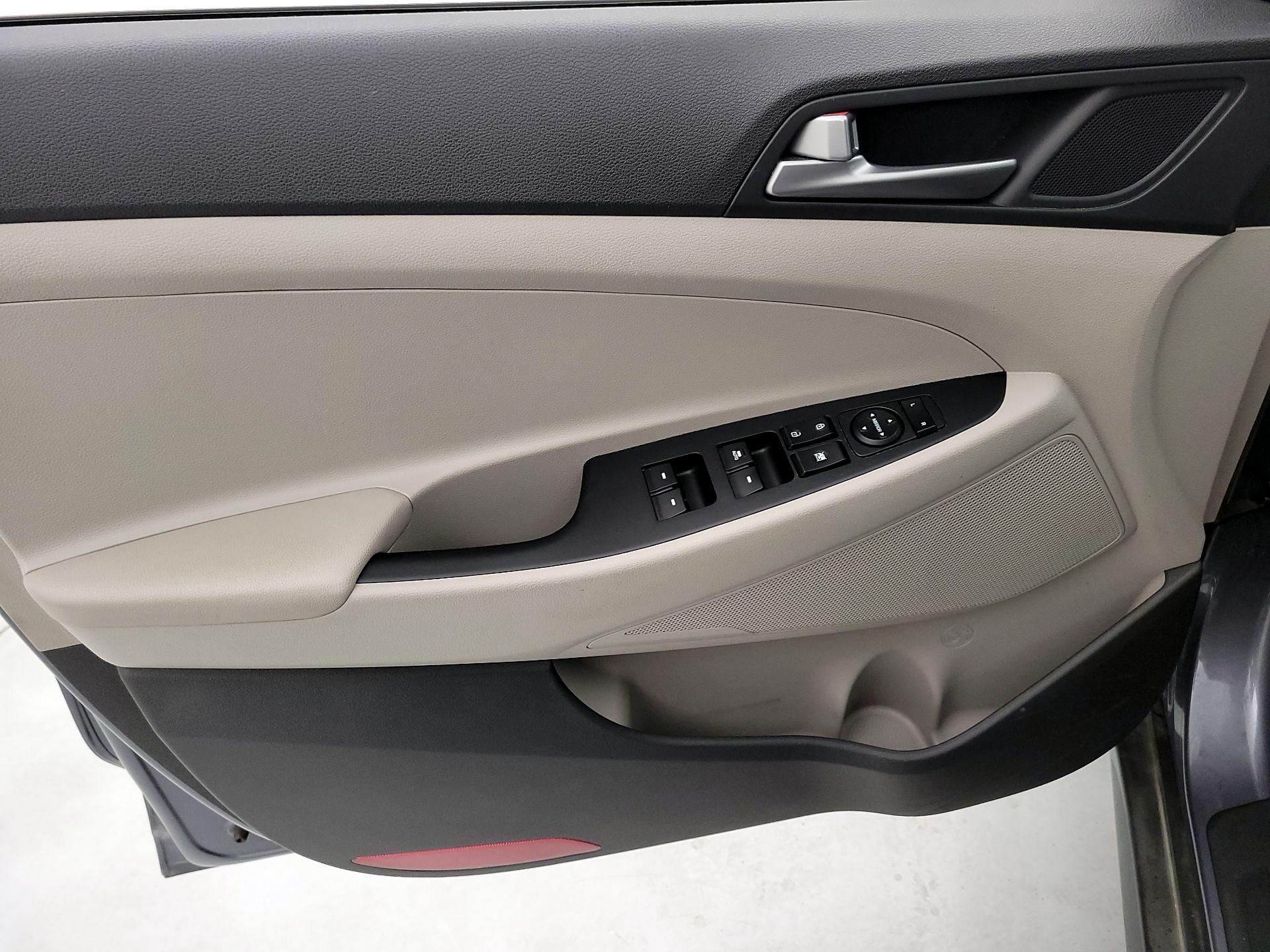 Thumbnail: 2017 Hyundai Tucson - 12