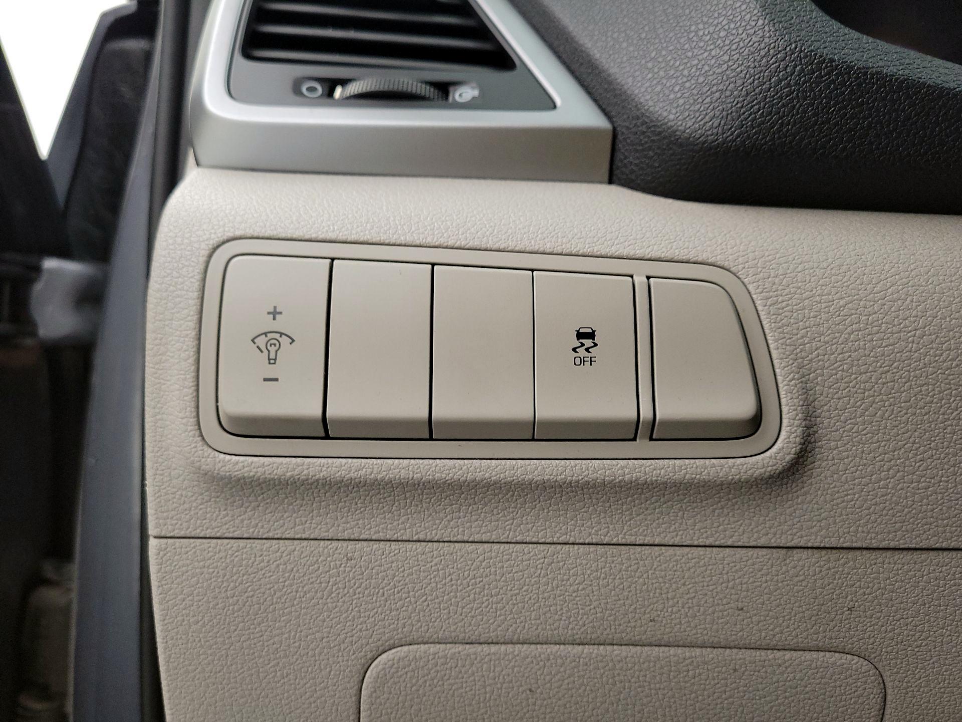 Thumbnail: 2017 Hyundai Tucson - 13