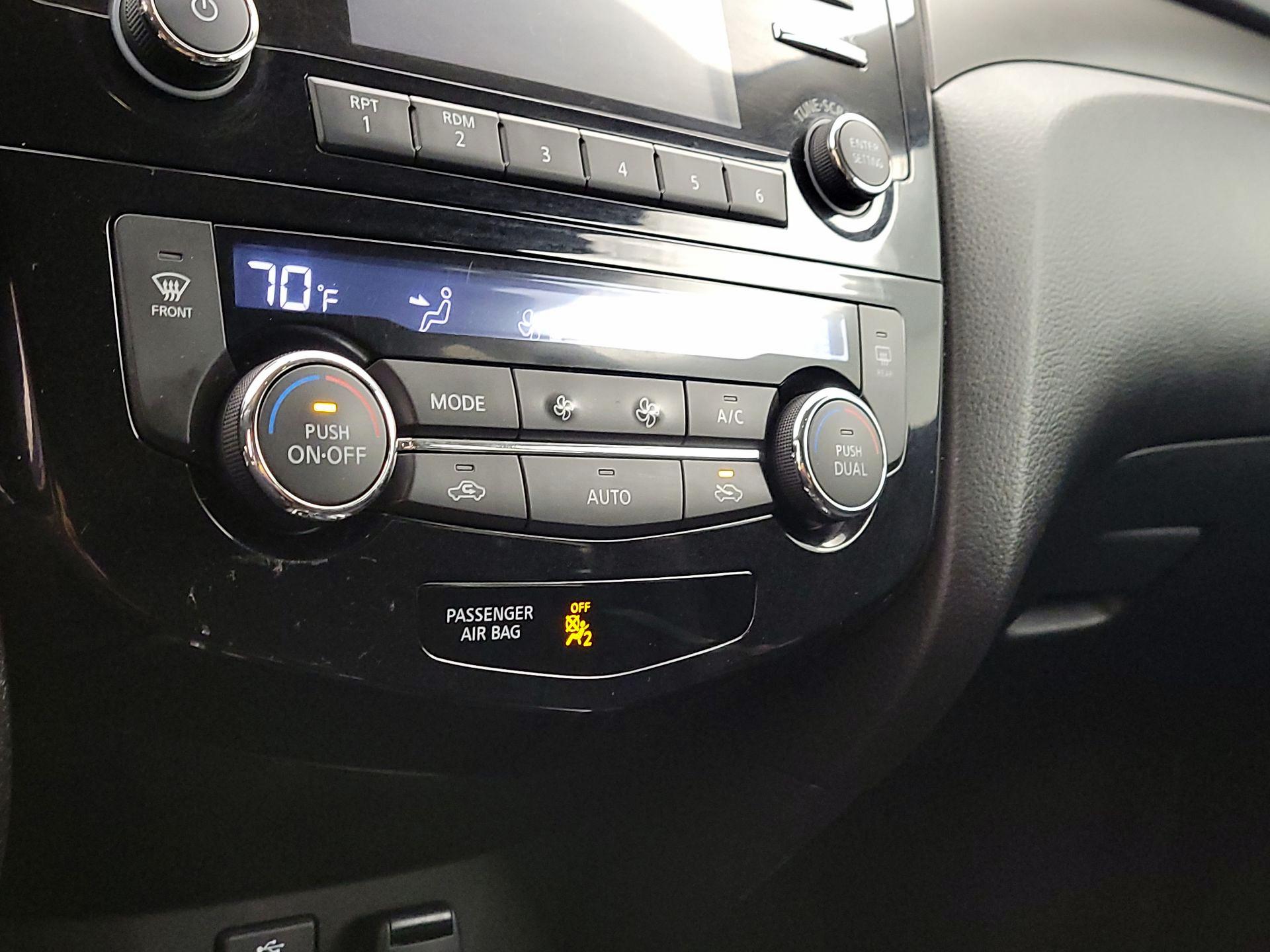 Thumbnail: 2015 Nissan Rogue - 16