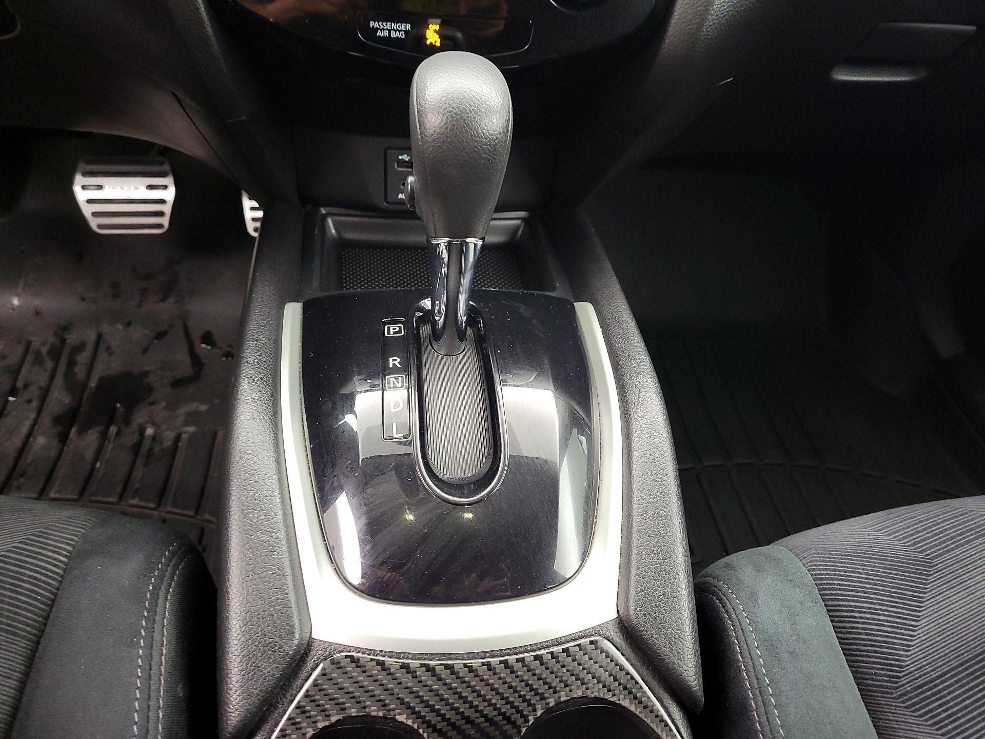 Thumbnail: 2015 Nissan Rogue - 17