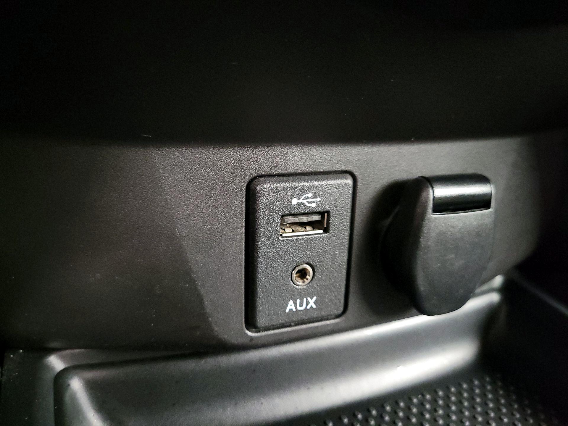 Thumbnail: 2015 Nissan Rogue - 18