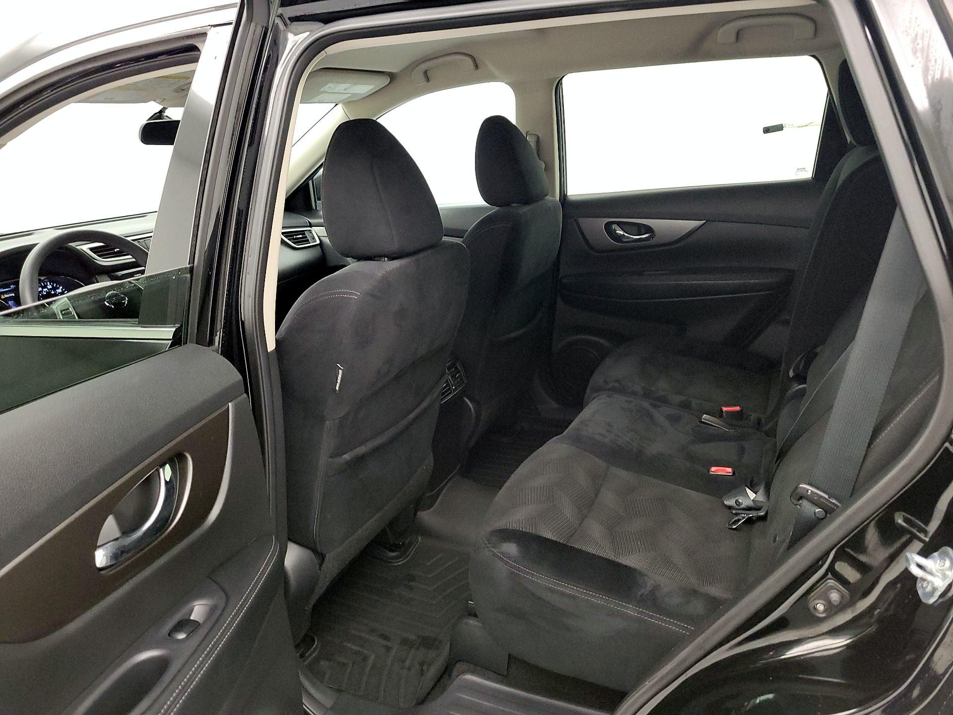 Thumbnail: 2015 Nissan Rogue - 19