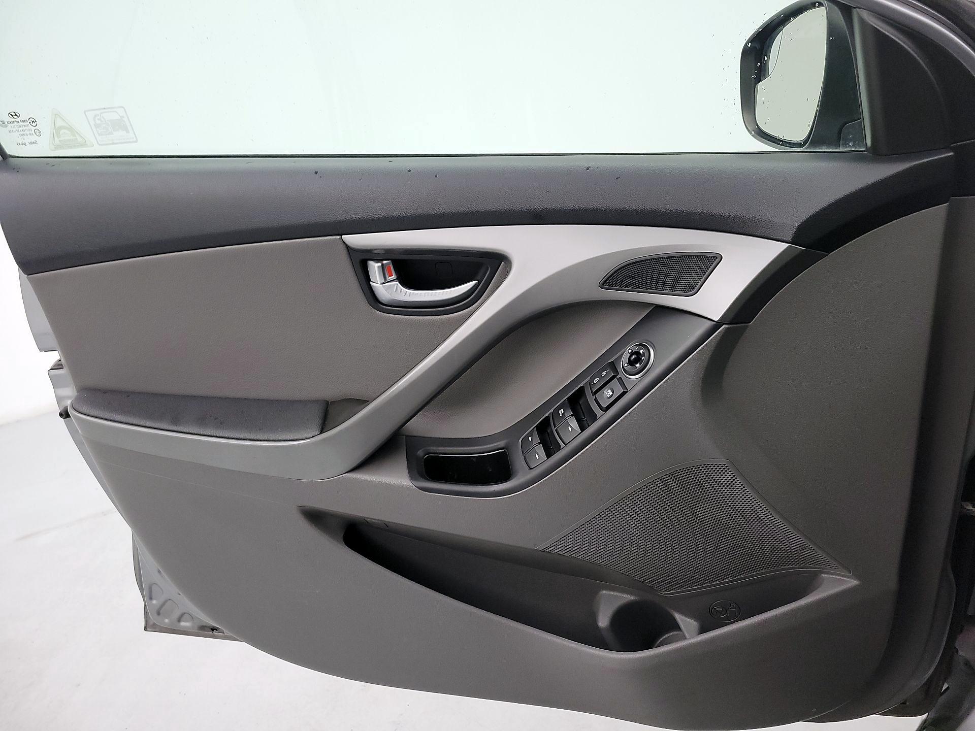 Thumbnail: 2014 Hyundai Elantra - 12