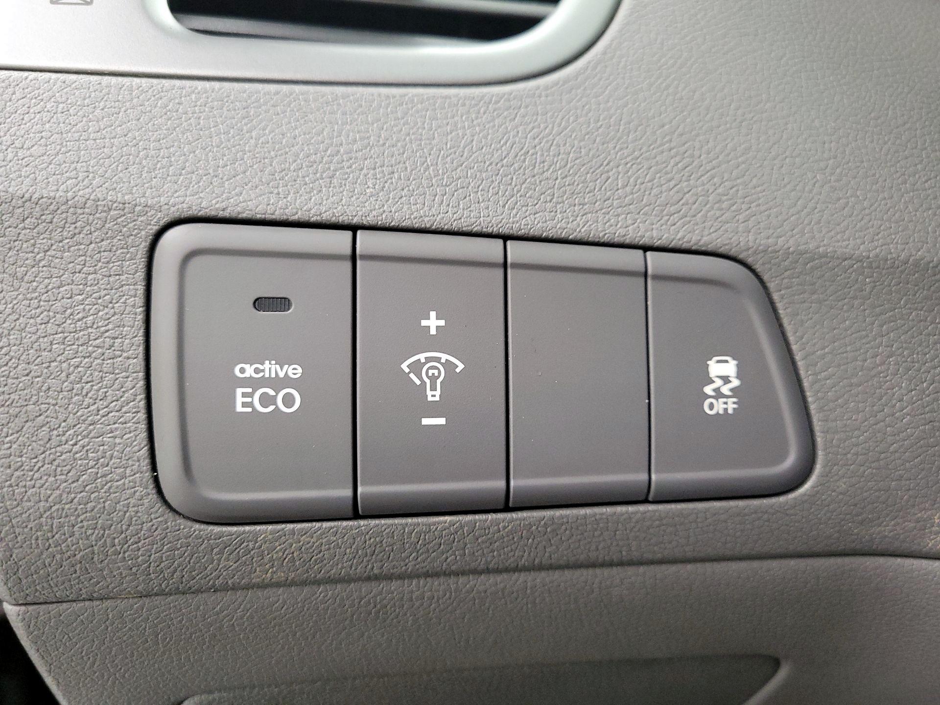 Thumbnail: 2014 Hyundai Elantra - 13