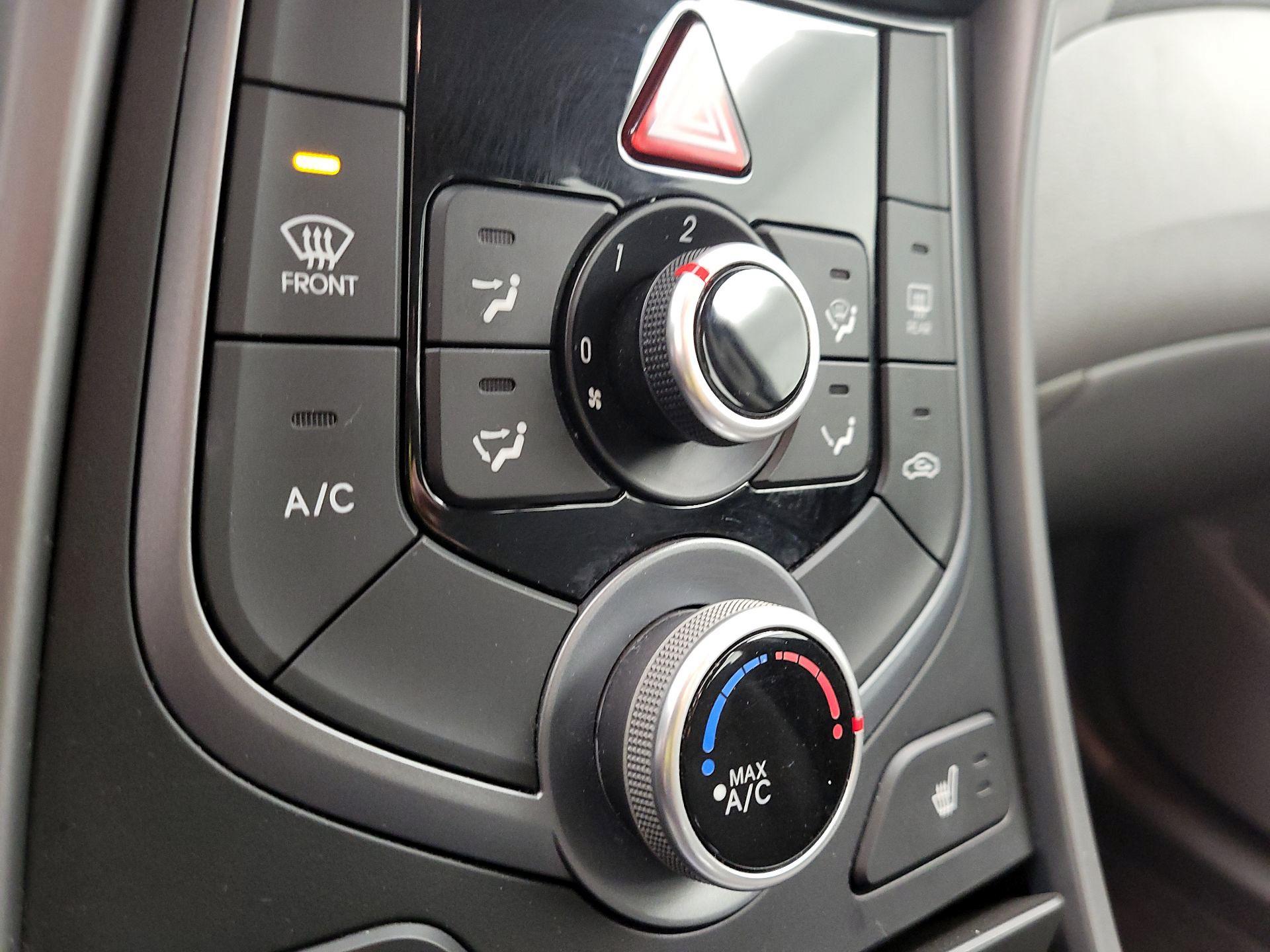 Thumbnail: 2014 Hyundai Elantra - 16