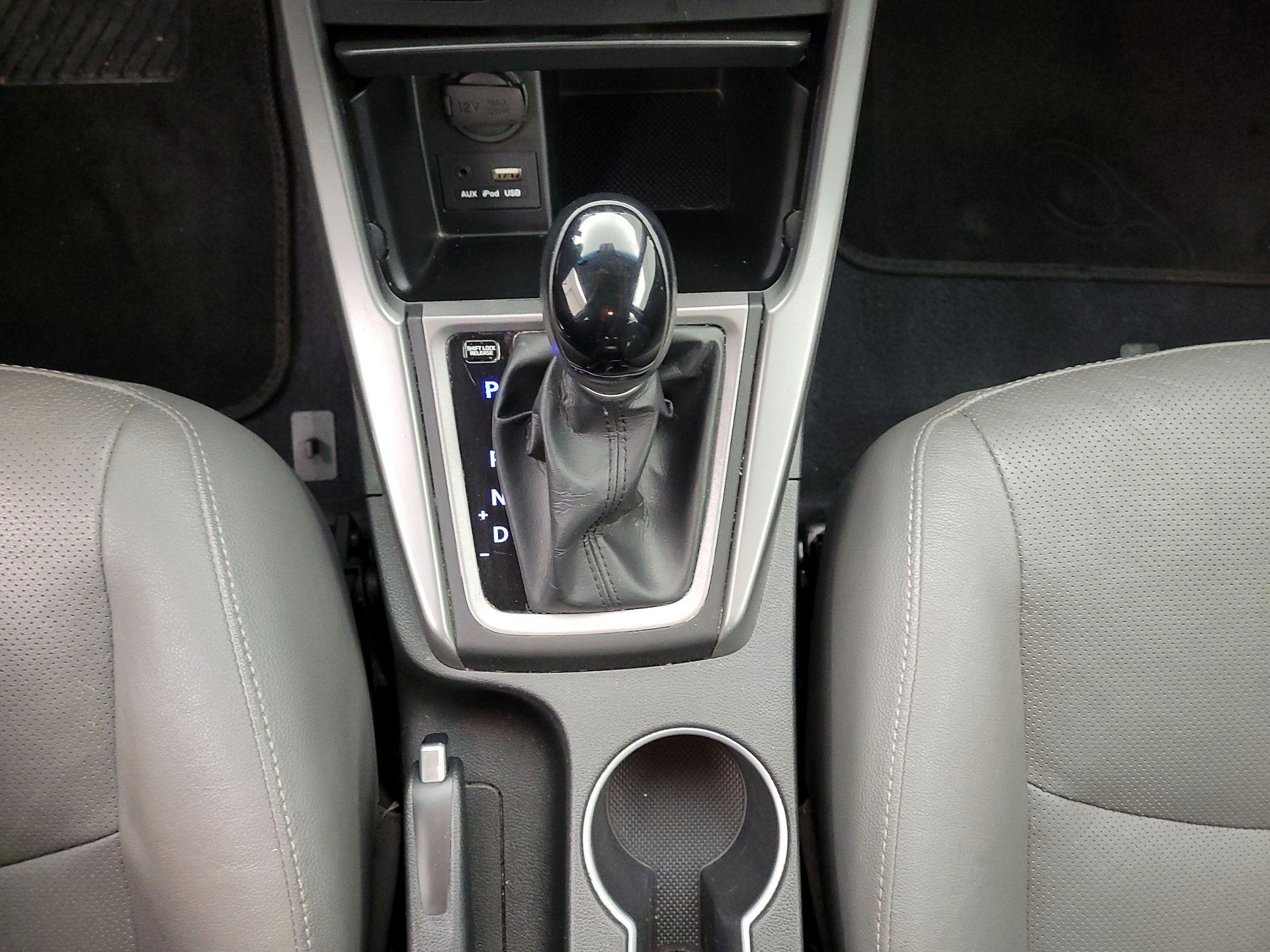 Thumbnail: 2014 Hyundai Elantra - 17