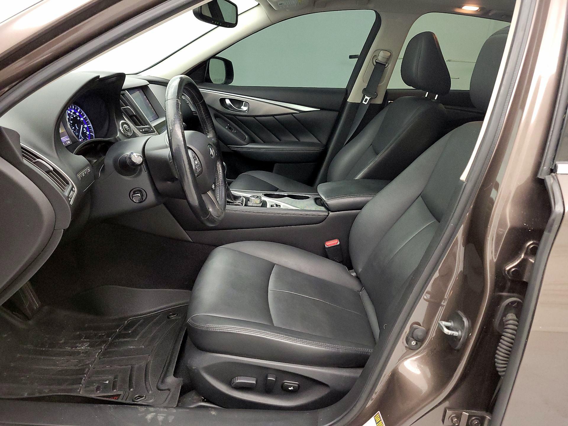 Thumbnail: 2016 INFINITI Q50 - 11