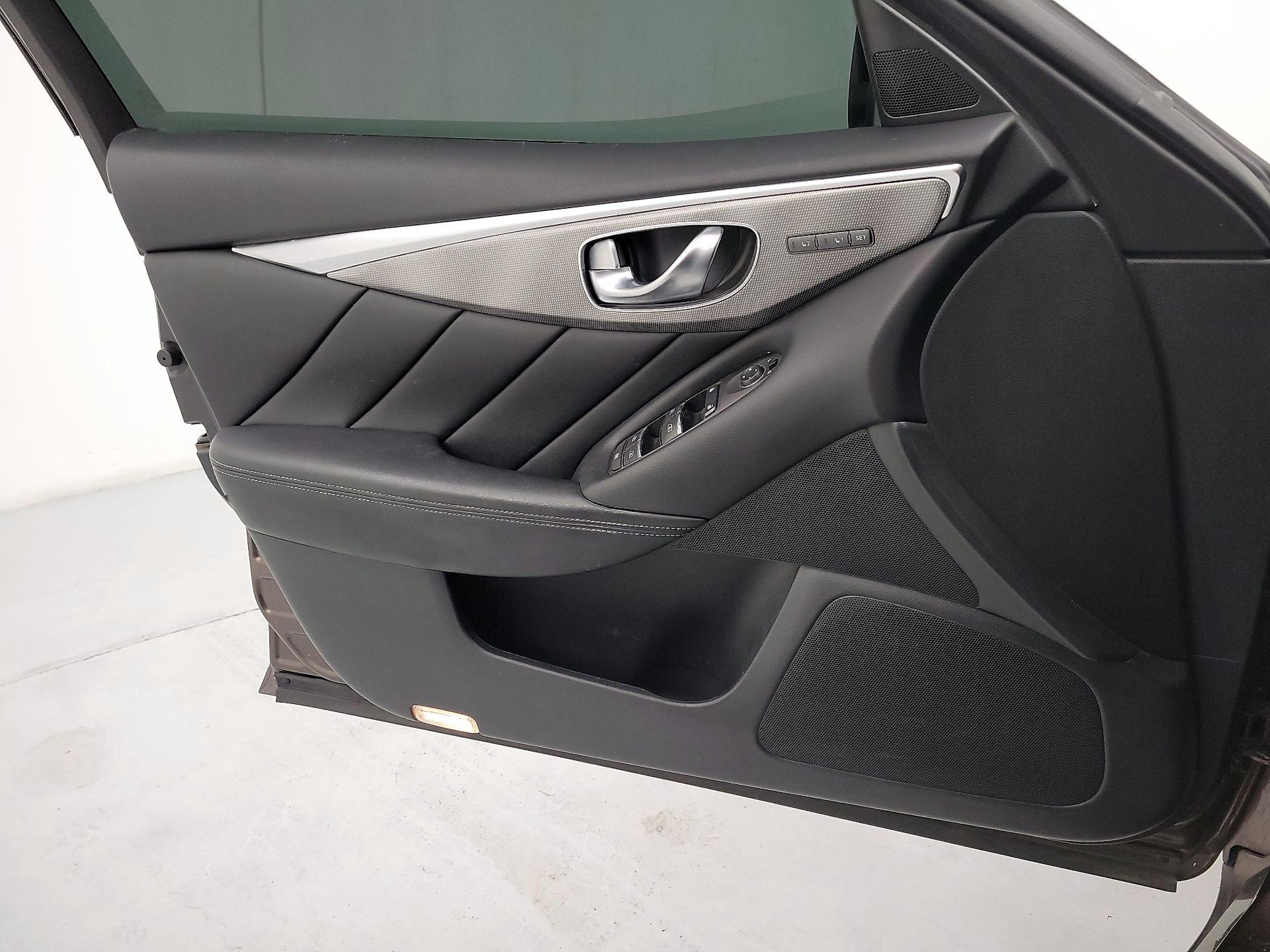 Thumbnail: 2016 INFINITI Q50 - 12