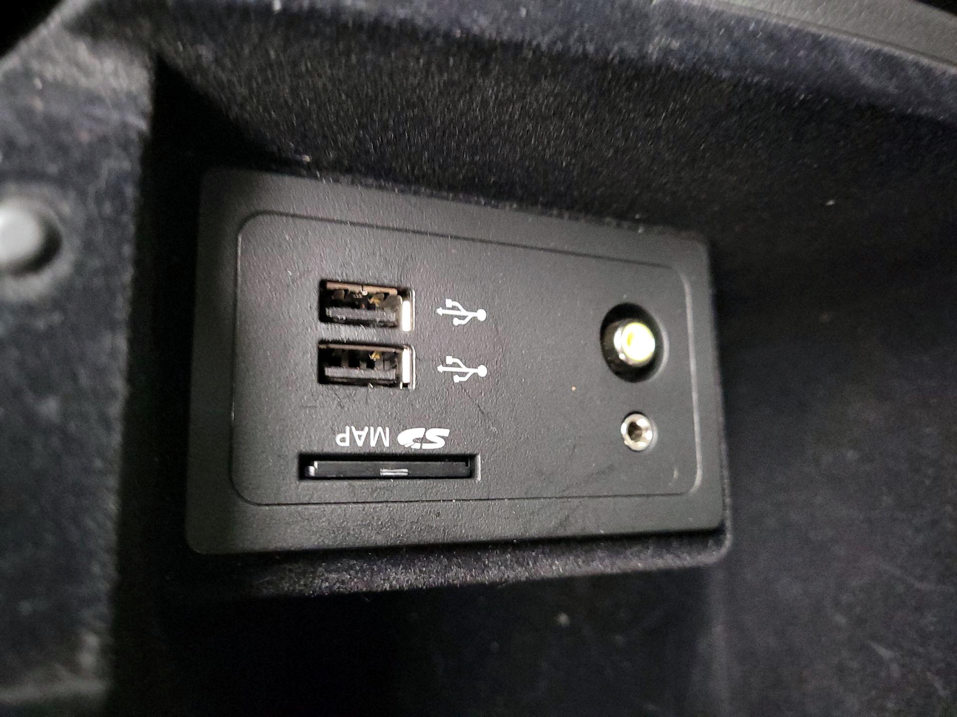 Thumbnail: 2016 INFINITI Q50 - 19