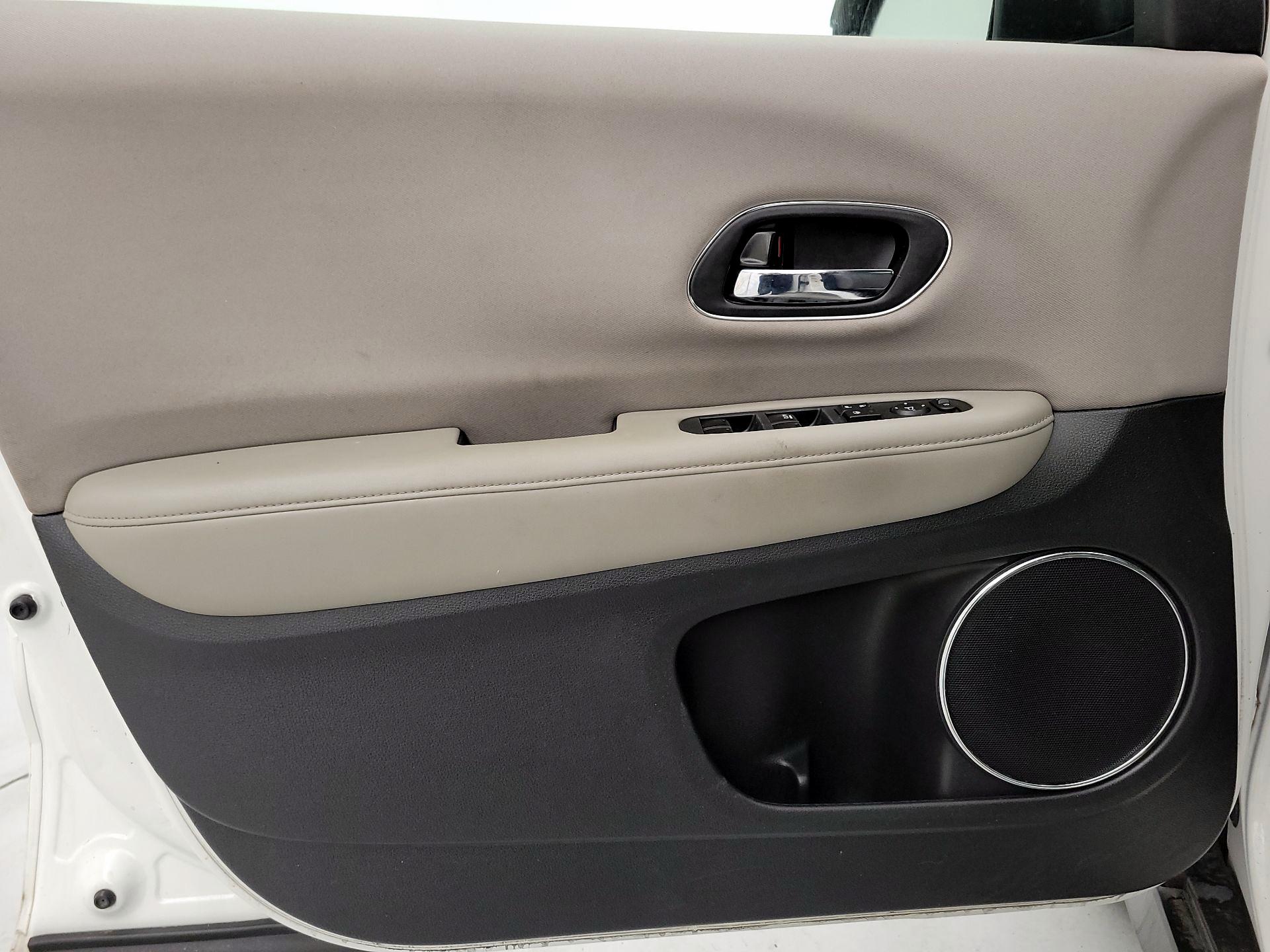 Thumbnail: 2018 Honda HR-V - 12