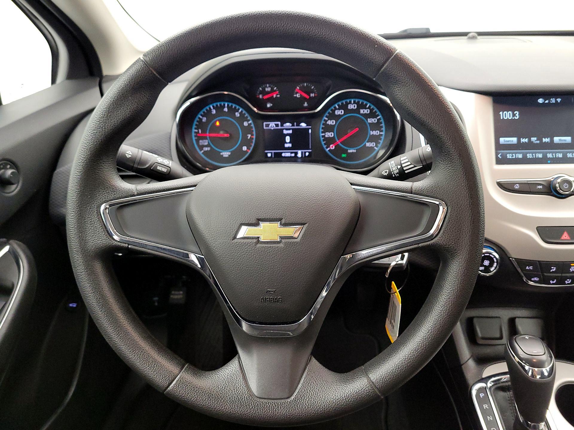 Thumbnail: 2018 Chevrolet Cruze - 10