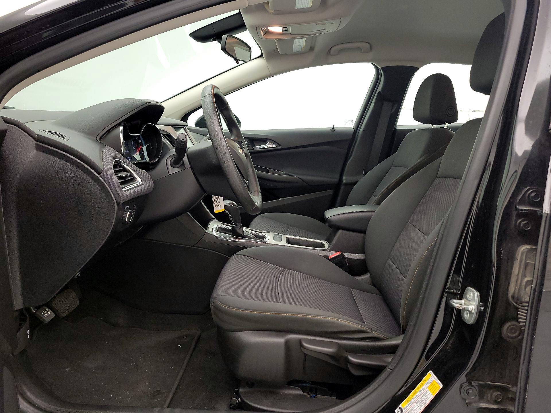 Thumbnail: 2018 Chevrolet Cruze - 11