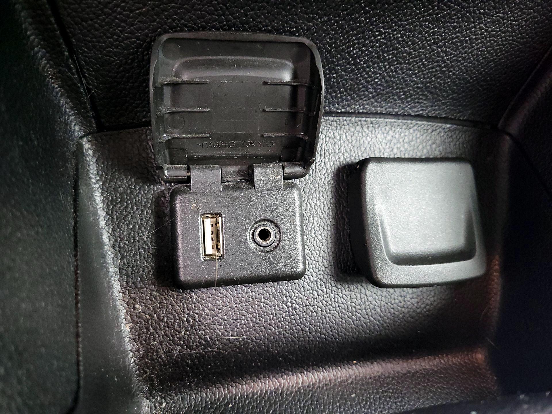 Thumbnail: 2018 Chevrolet Cruze - 18