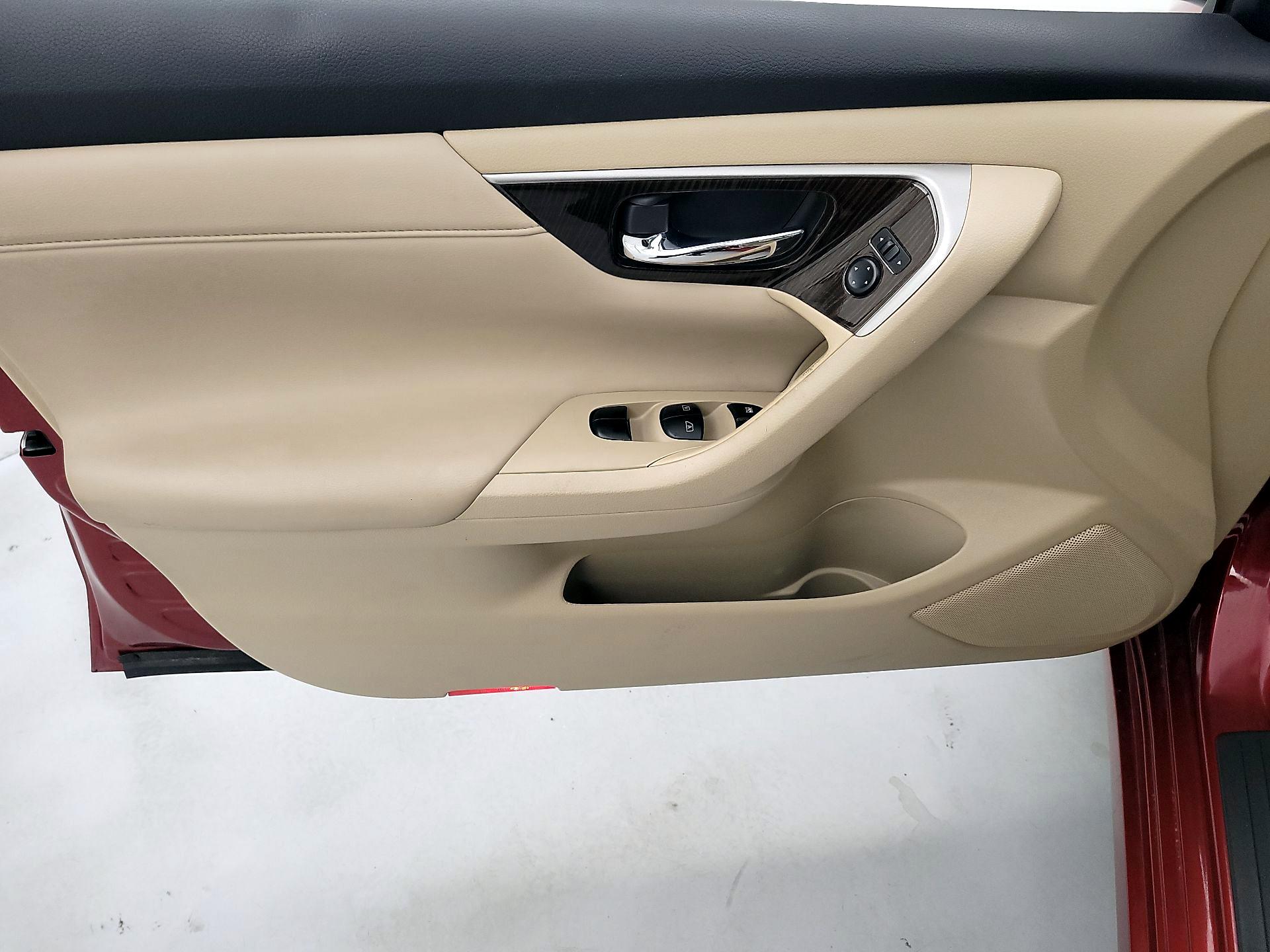 Thumbnail: 2014 Nissan Altima - 12