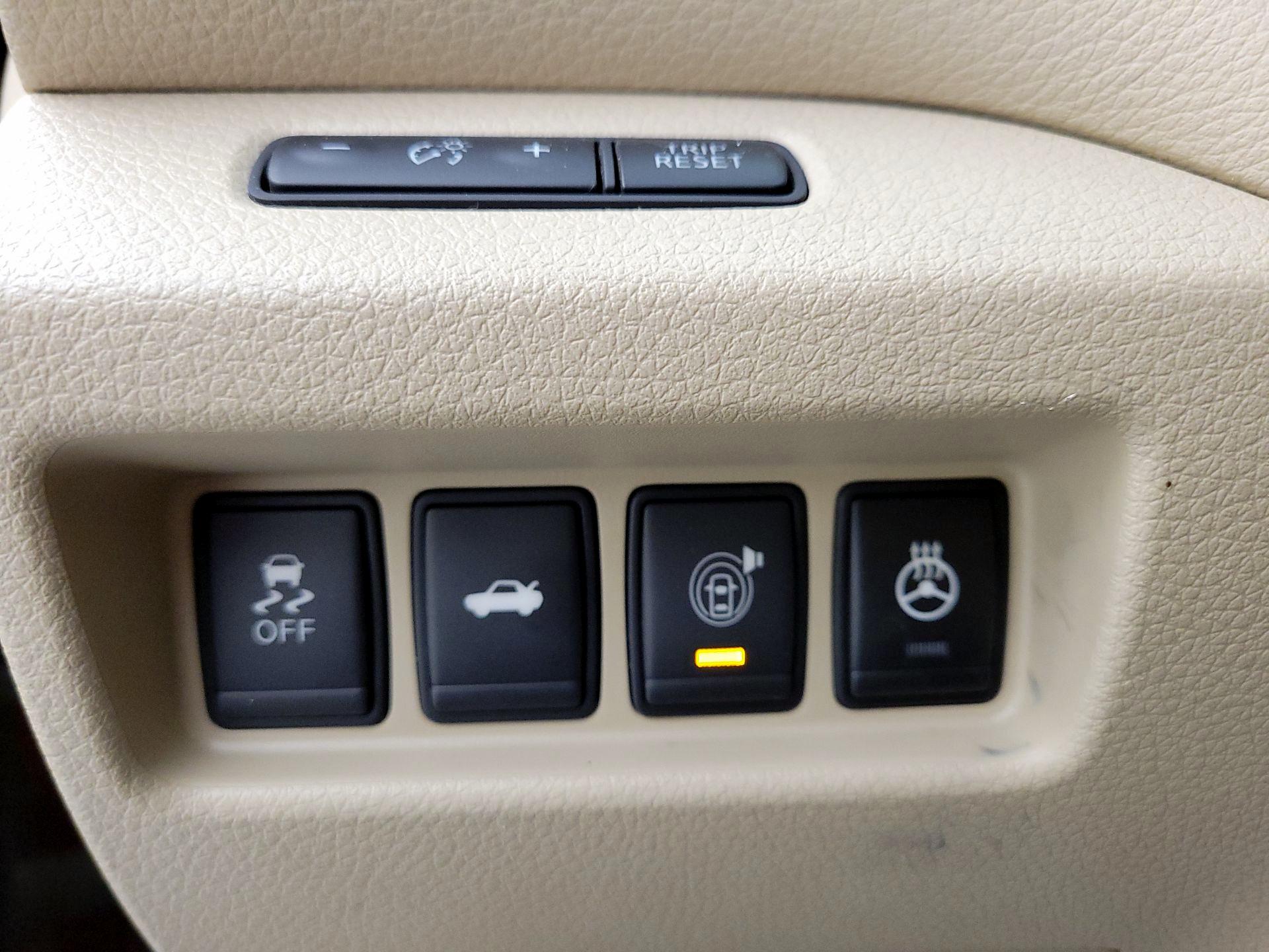 Thumbnail: 2014 Nissan Altima - 13