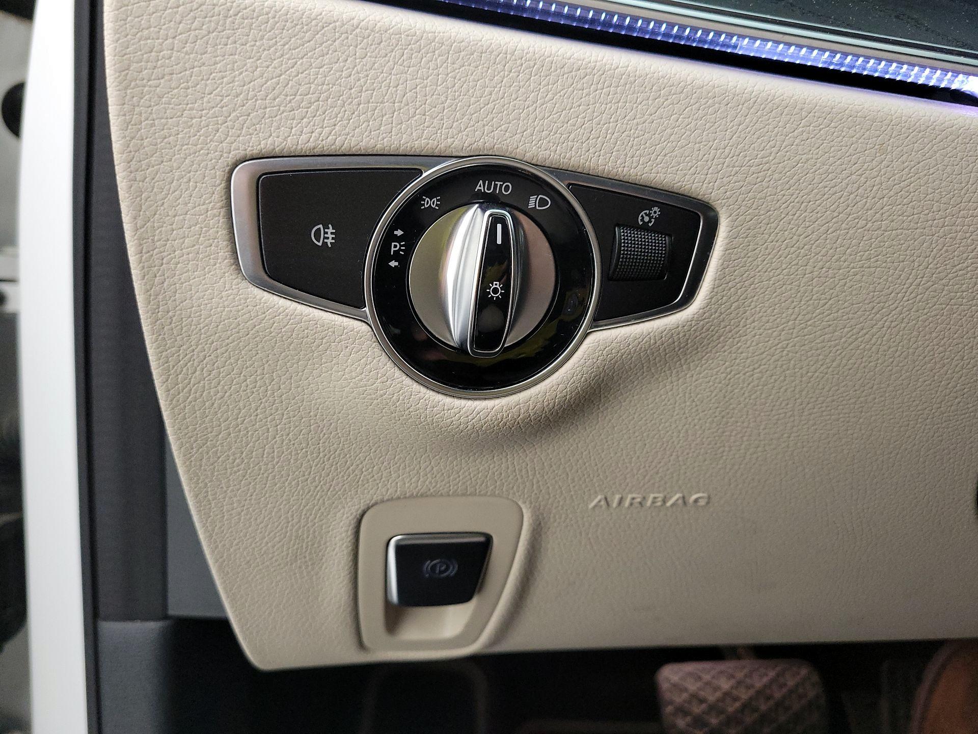 Thumbnail: 2017 Mercedes-Benz E-Class - 13