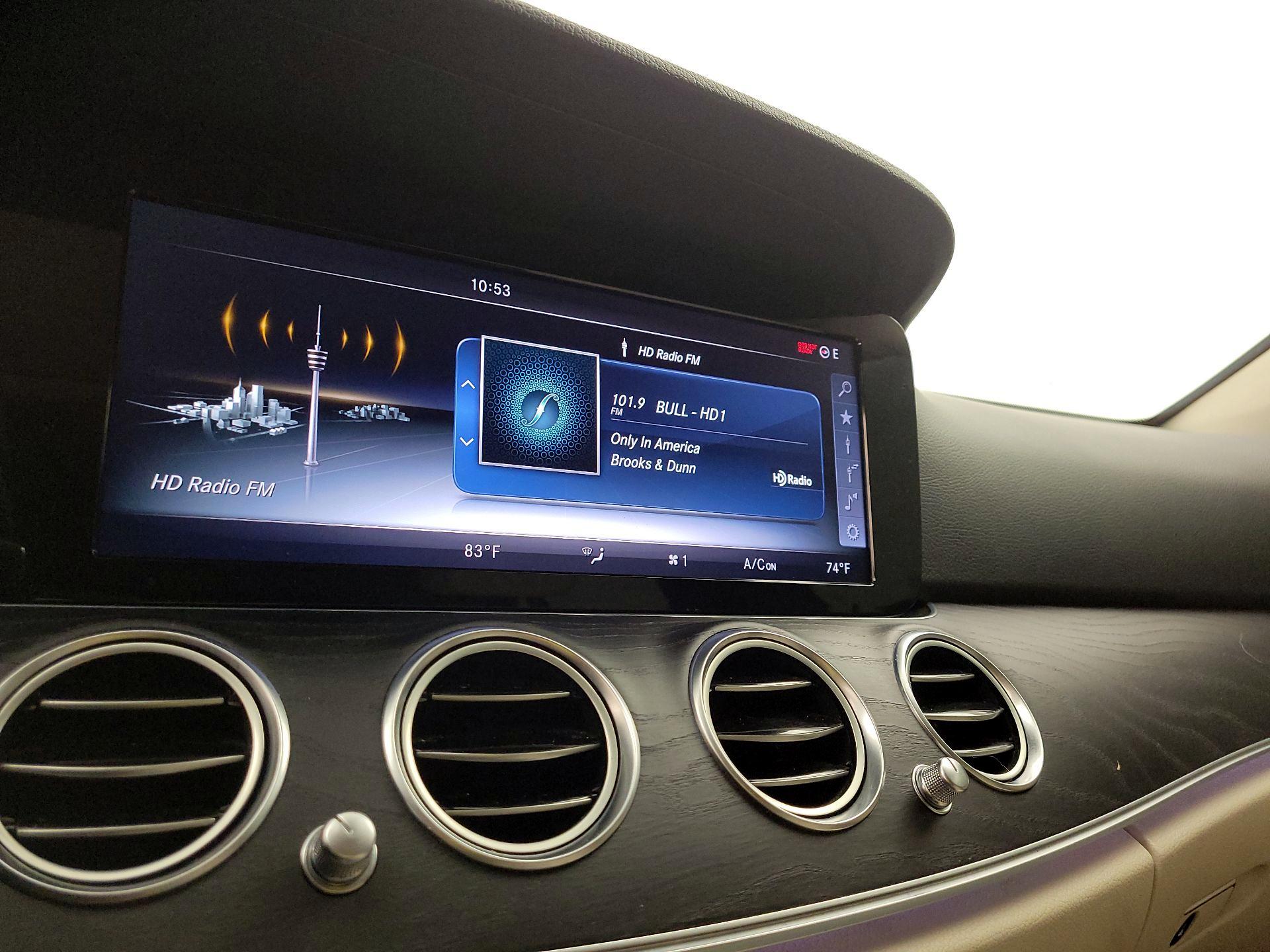 Thumbnail: 2017 Mercedes-Benz E-Class - 16