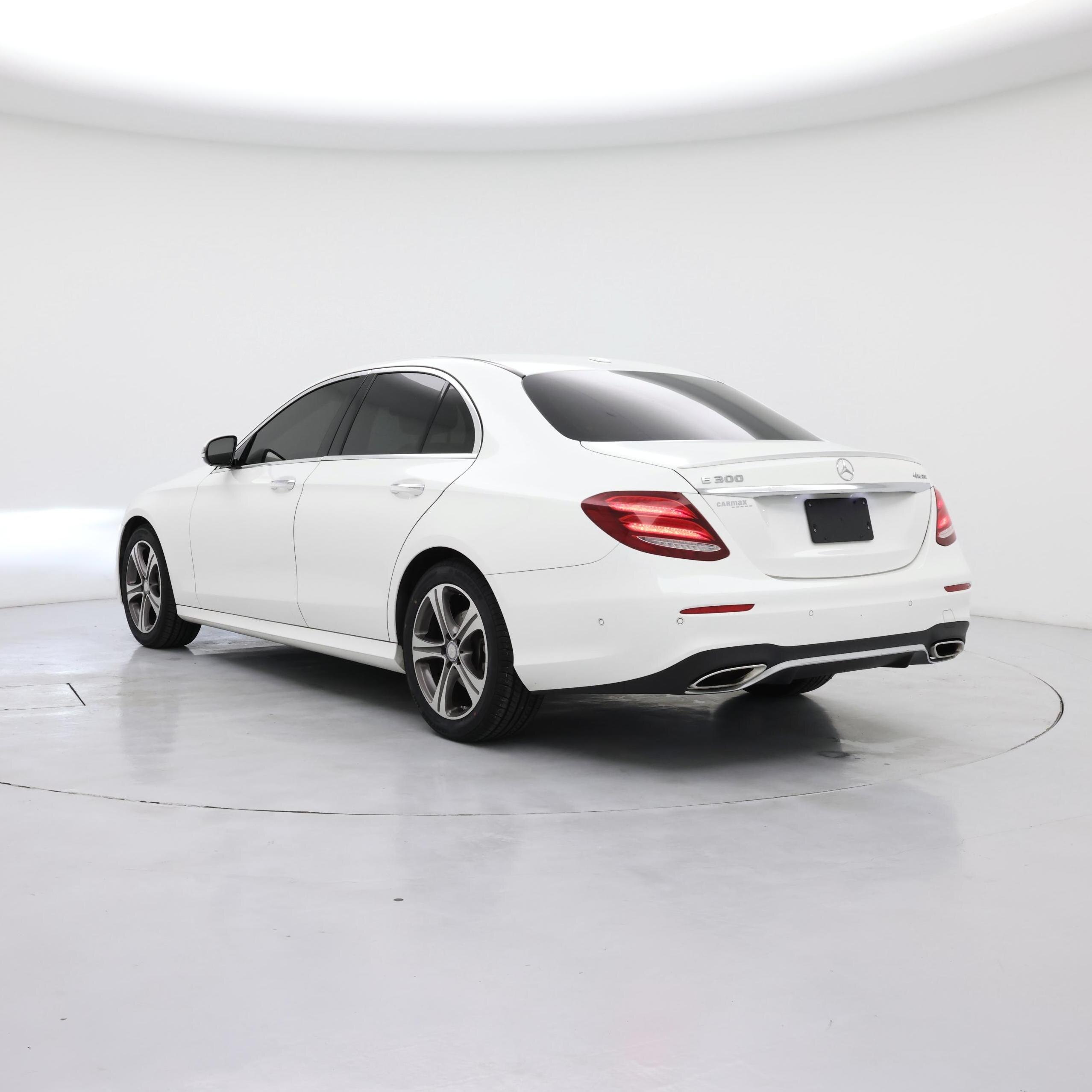 Thumbnail: 2017 Mercedes-Benz E-Class - 2