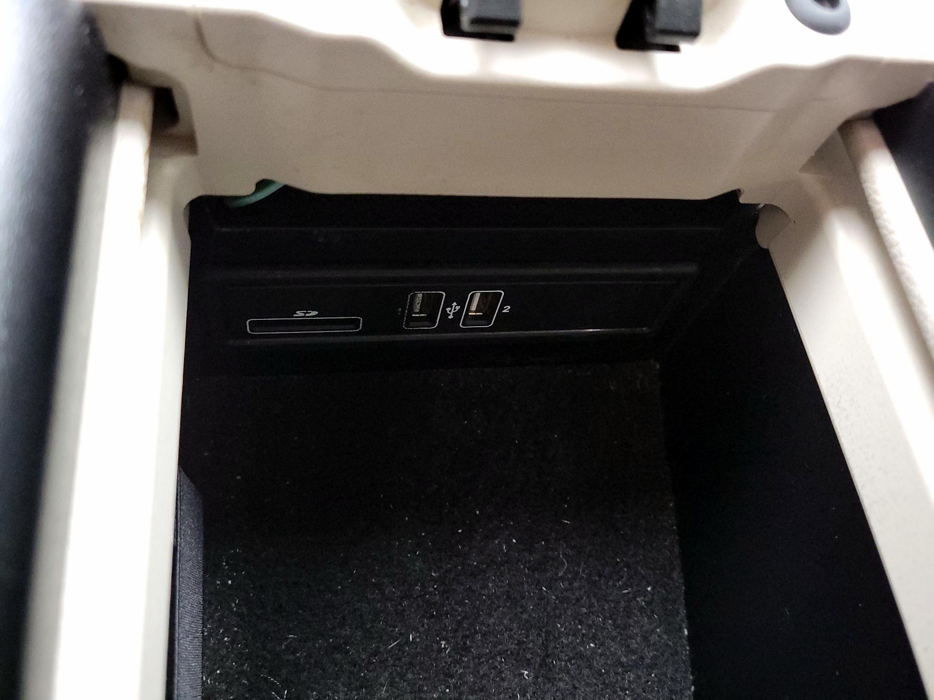 Thumbnail: 2017 Mercedes-Benz E-Class - 19