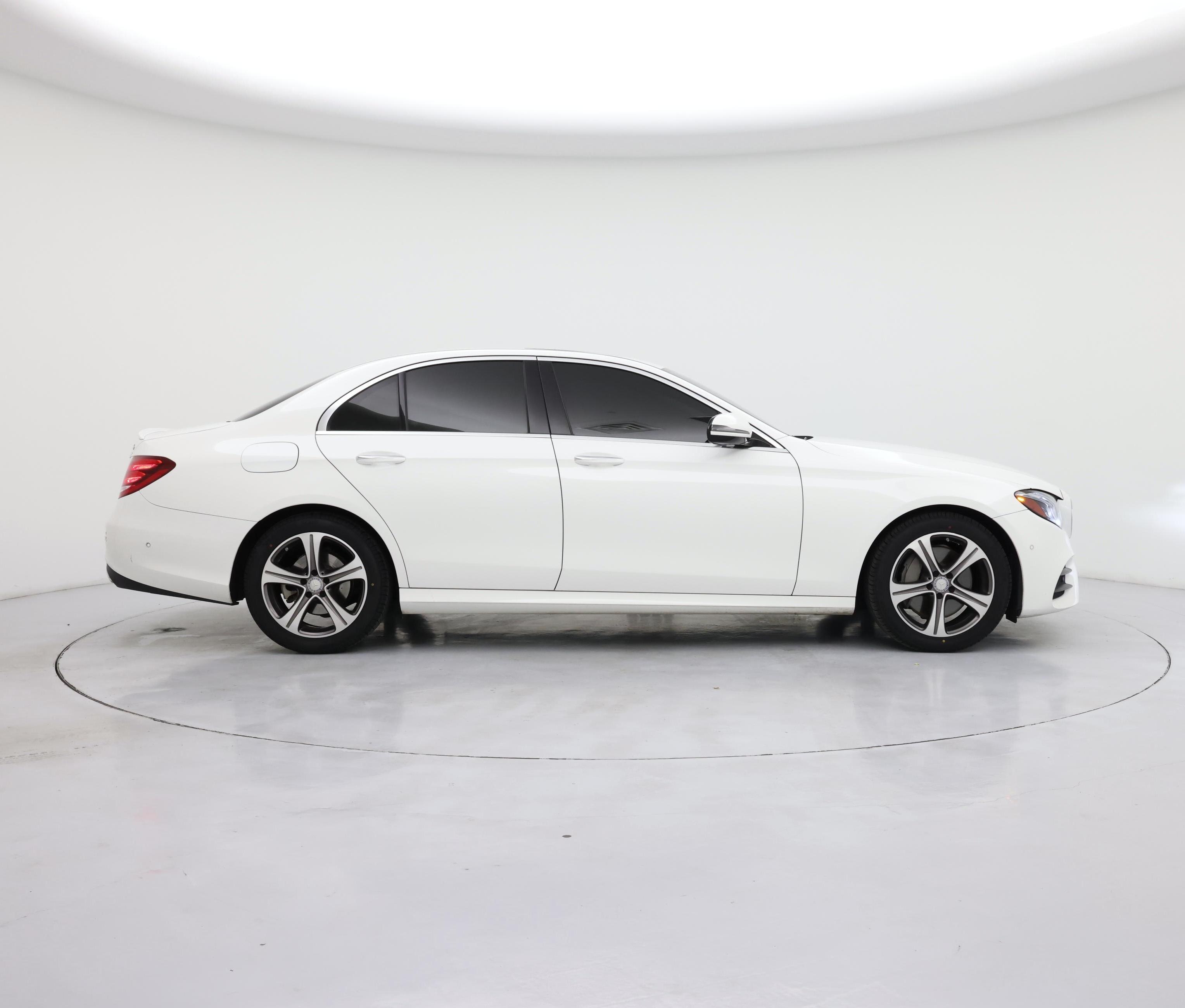 Thumbnail: 2017 Mercedes-Benz E-Class - 7