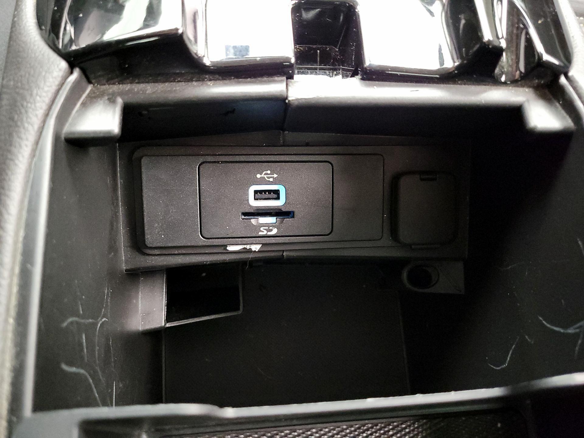 Thumbnail: 2016 Ford Fusion - 18