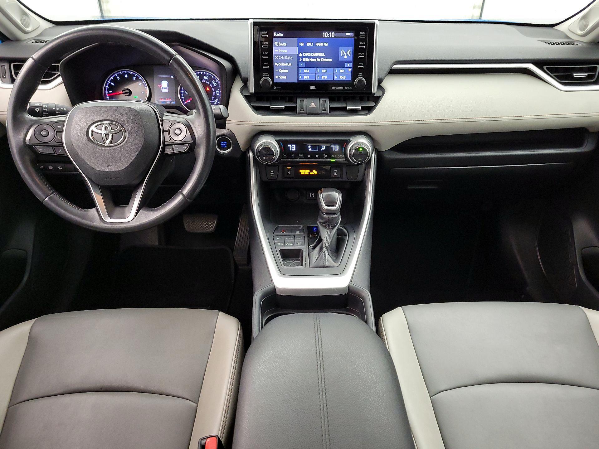 Thumbnail: 2019 Toyota RAV4 - 9