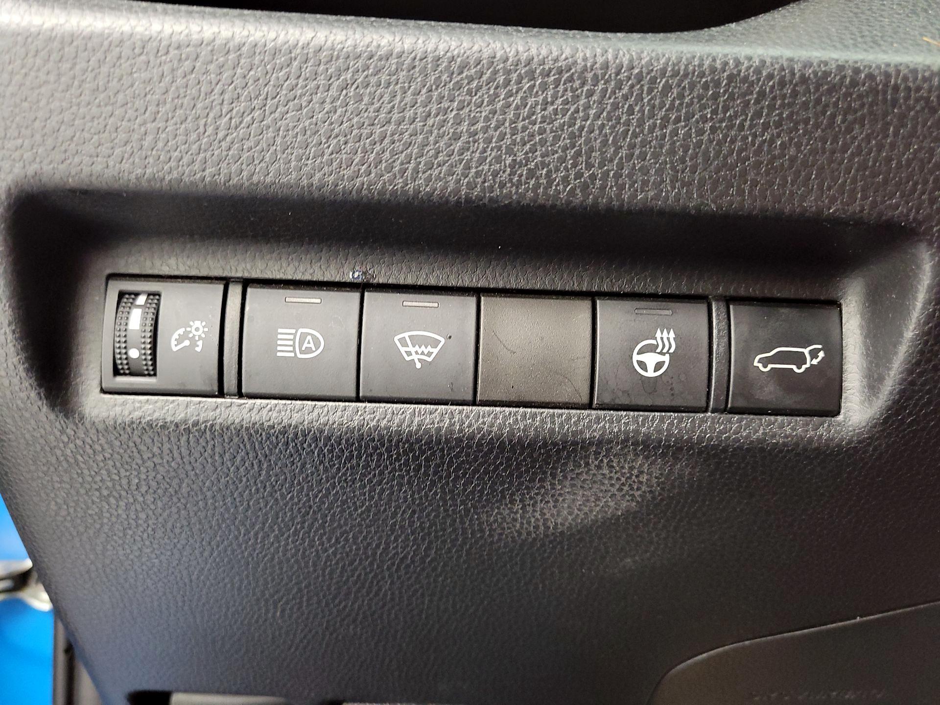 Thumbnail: 2019 Toyota RAV4 - 13