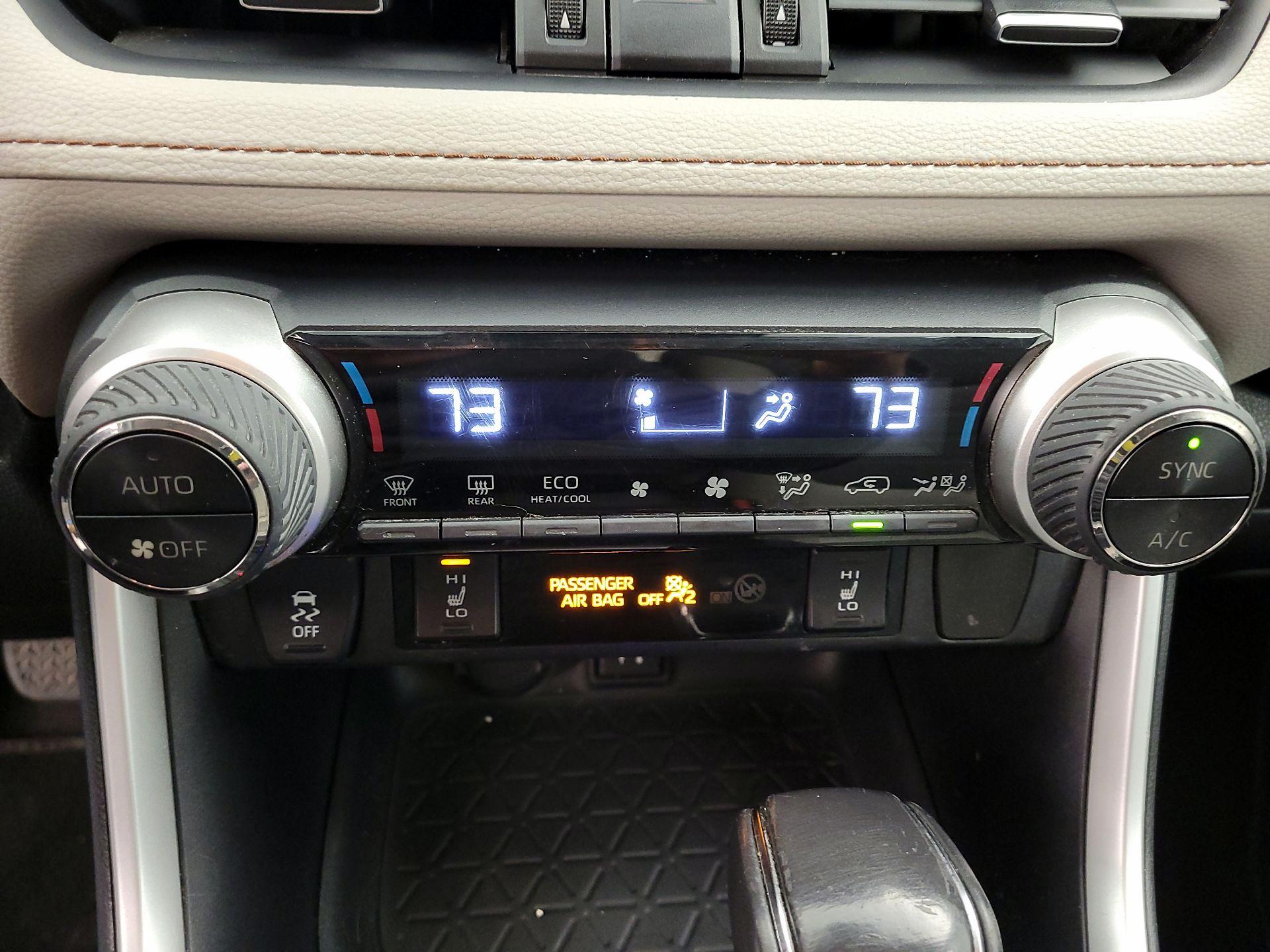 Thumbnail: 2019 Toyota RAV4 - 16