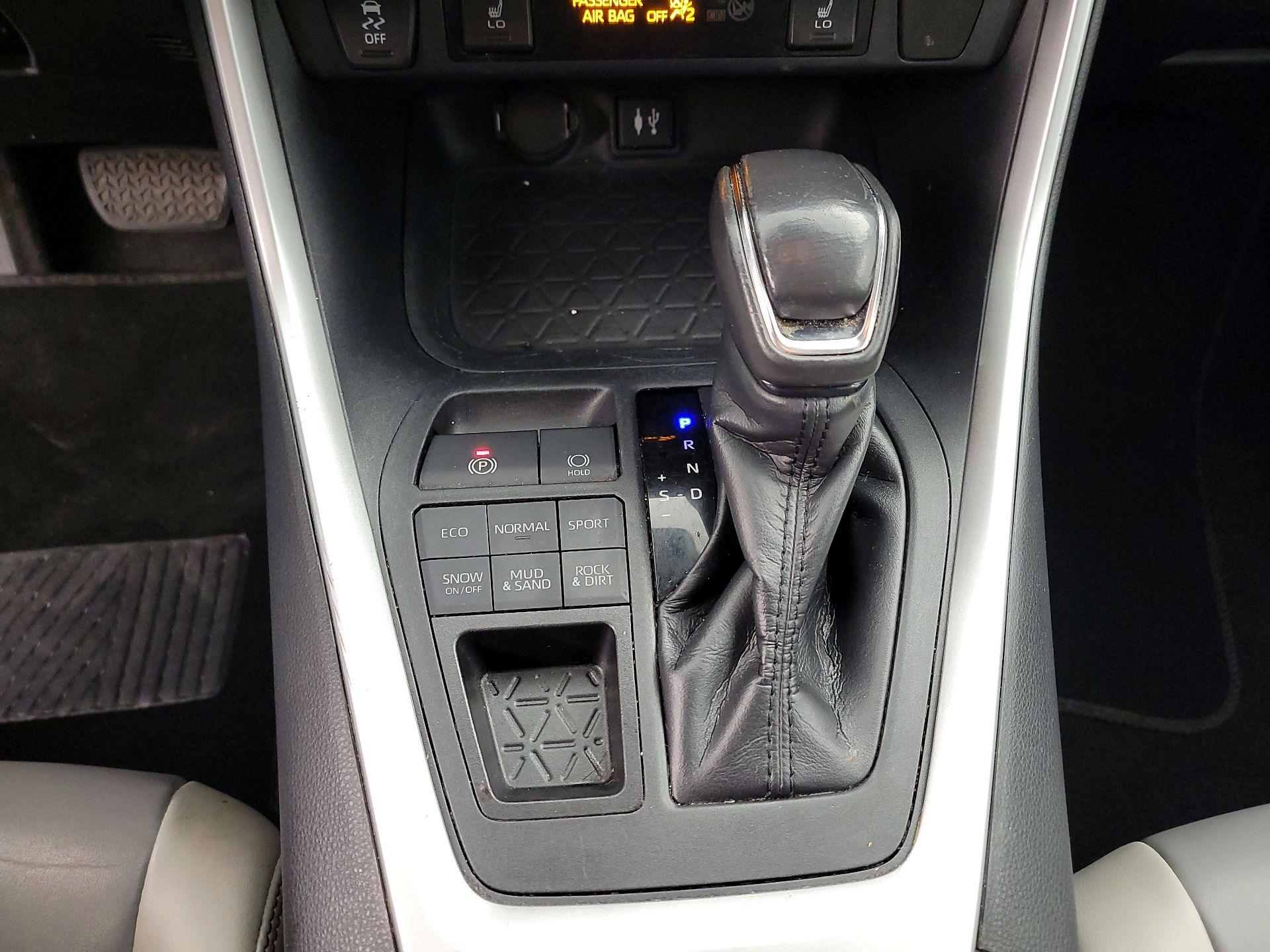 Thumbnail: 2019 Toyota RAV4 - 17