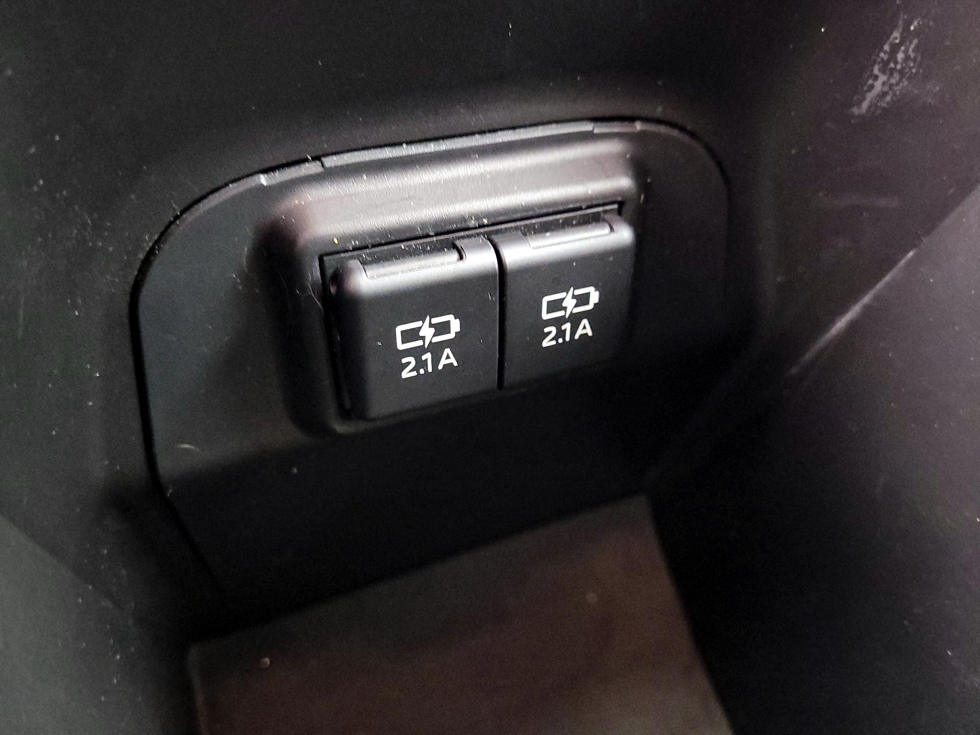 Thumbnail: 2019 Toyota RAV4 - 18