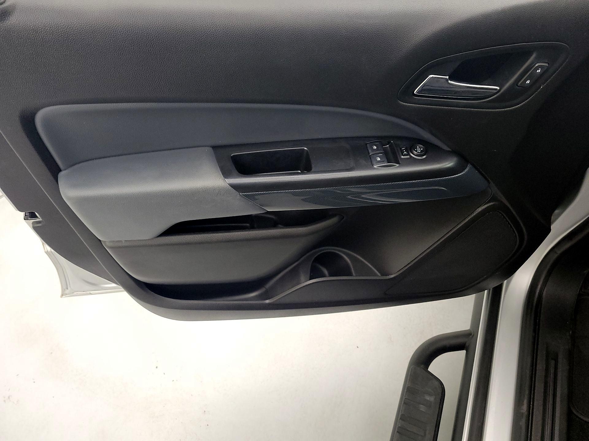 Thumbnail: 2016 Chevrolet Colorado - 12