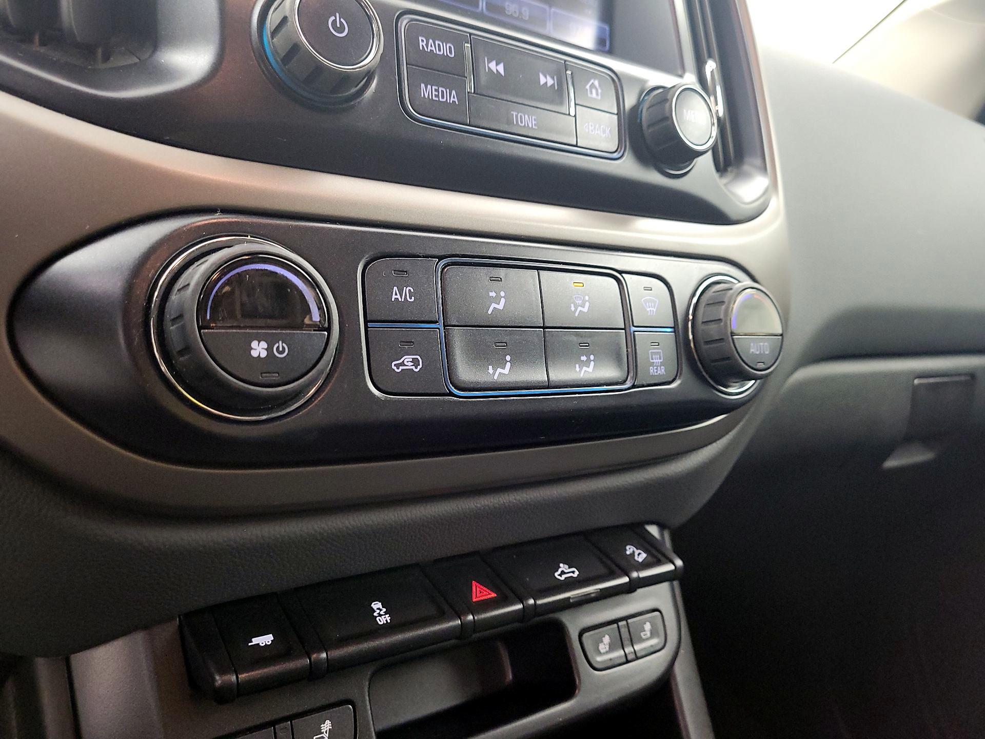 Thumbnail: 2016 Chevrolet Colorado - 16